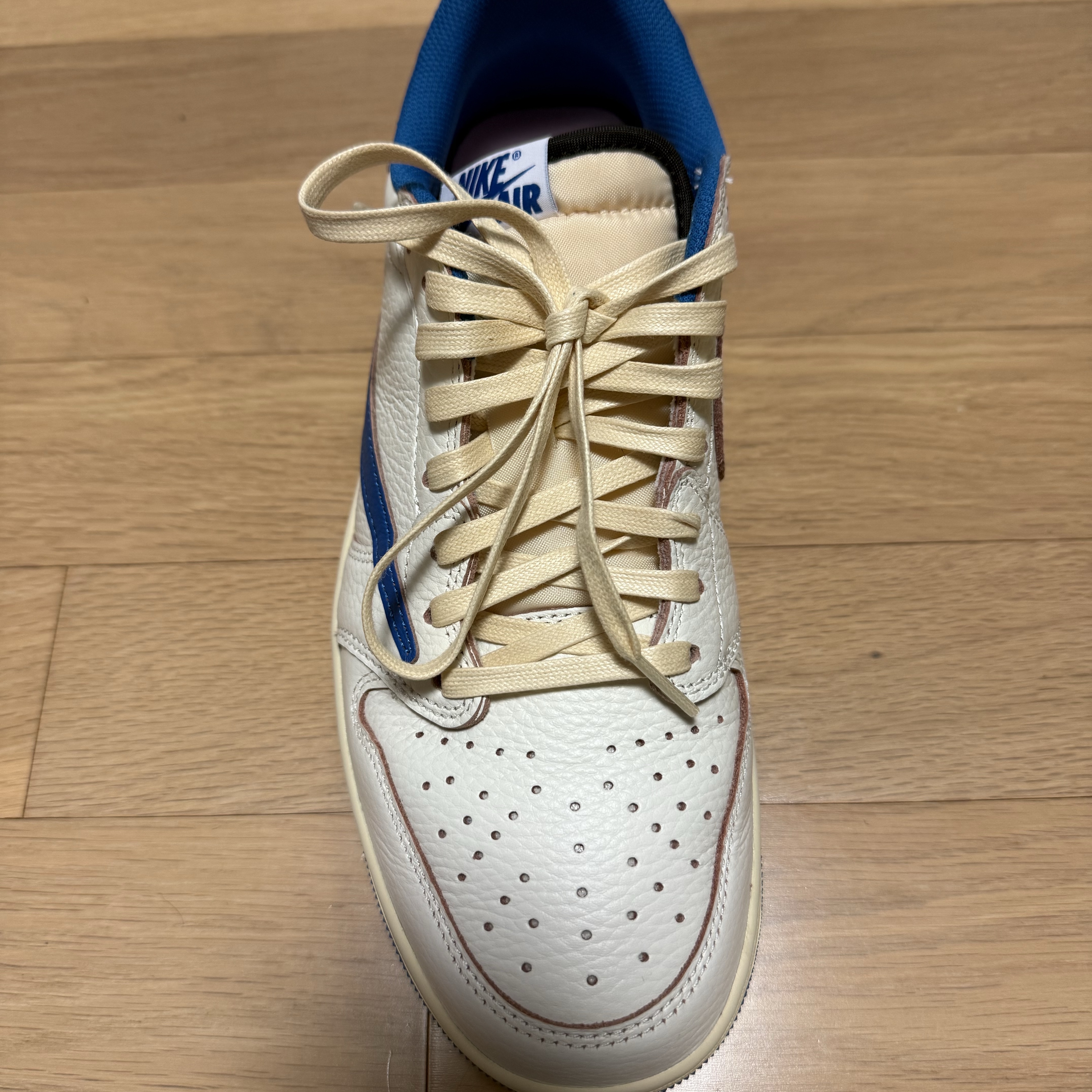 Jordan 1 x Travis Scott x Fragment Retro Low OG SP Sail Military Blue 착용 스타일 - 3