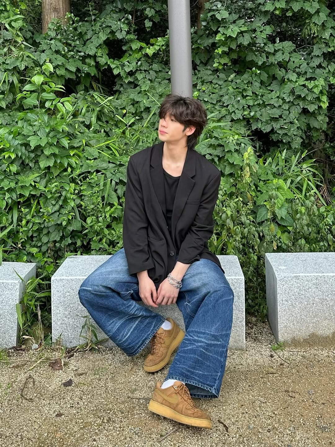 SSERPE Starry Night Washed Wide Denim Pants Blue 착용 스타일 - 3