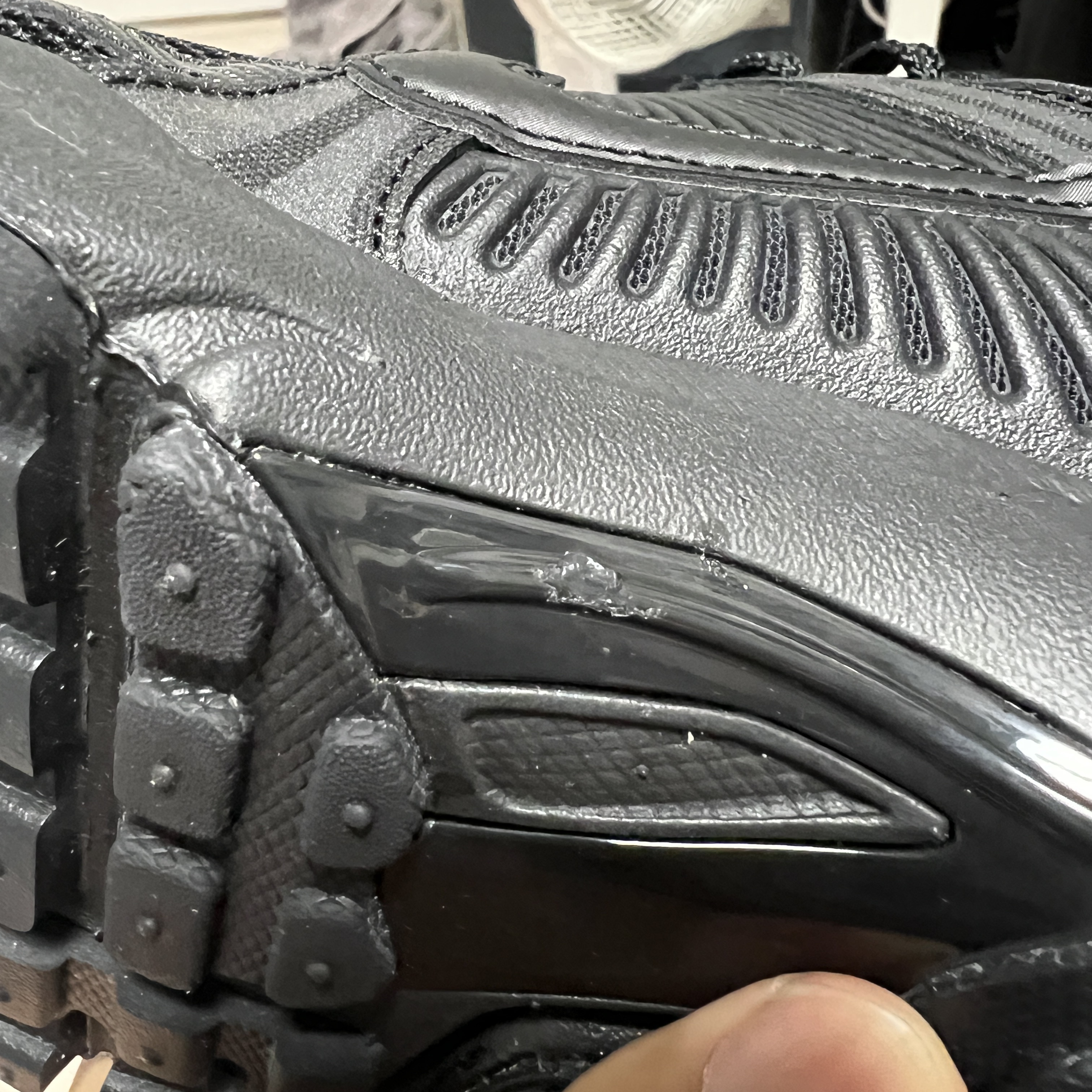 Nike Zoom Vomero 5 SP Black 착용 스타일 - 3