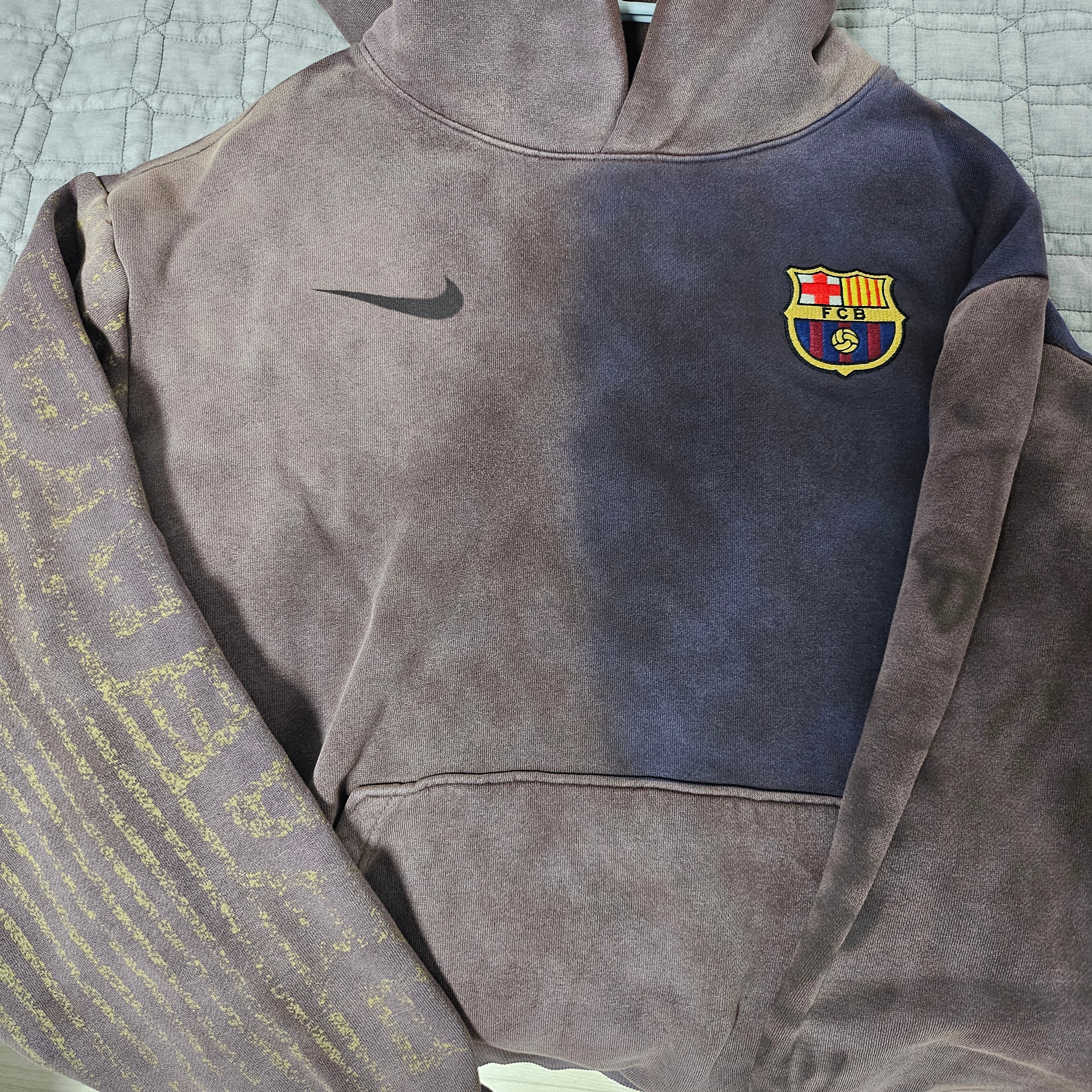 Nike FC Barcelona x Travis Scott Retro 2000/01 Home Skeleton Jersey Multicolor (Non Marking Ver.) 착용 스타일 - 1