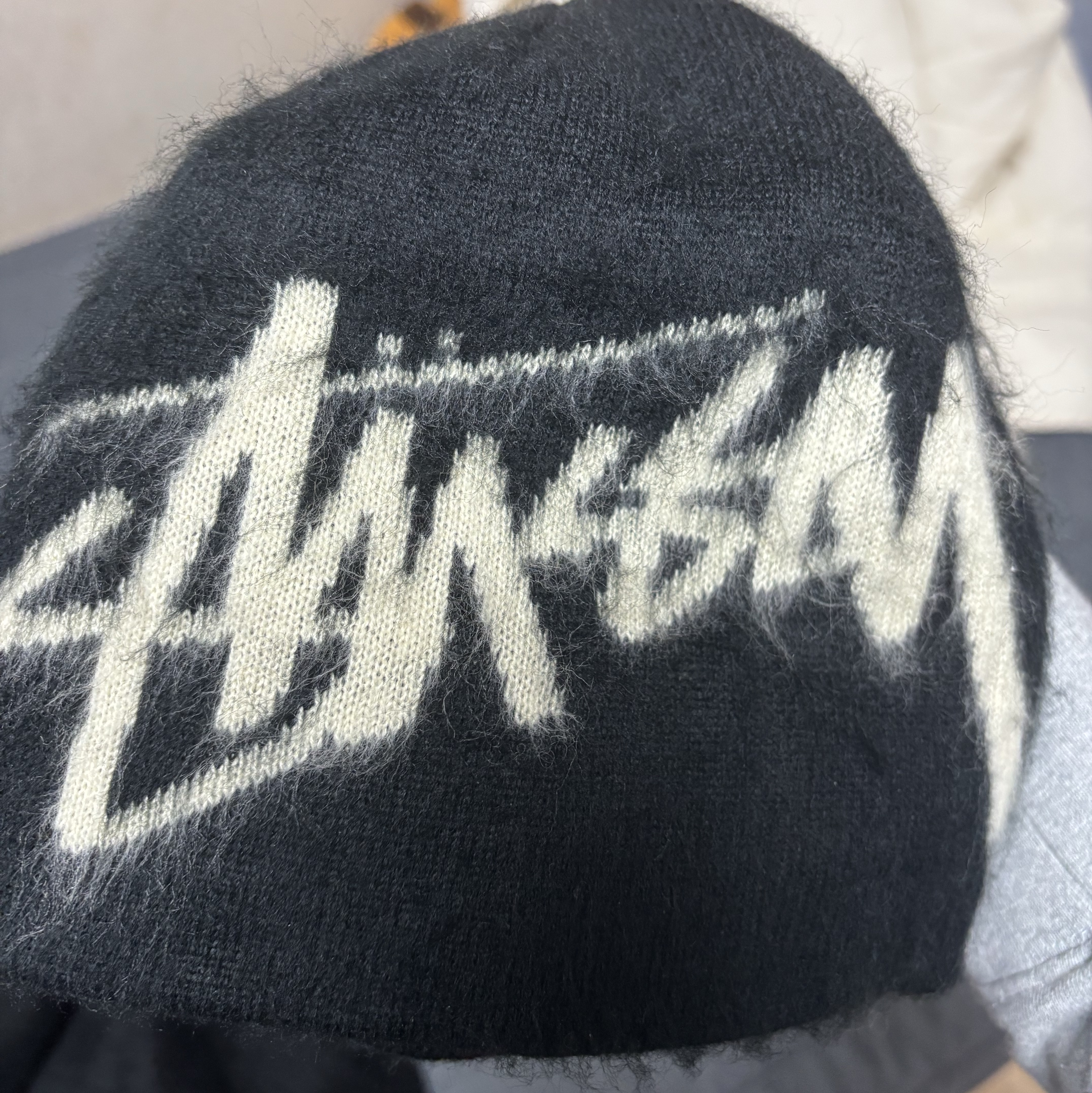 Stussy Brushed Out Stock Skullcap Beanie Black 착용 스타일