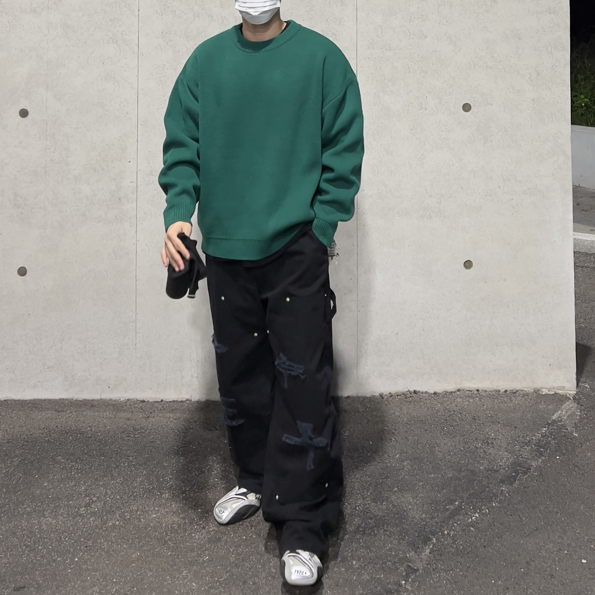 Balenciaga Tyrex Sneakers Black Grey 착용 스타일 - 4