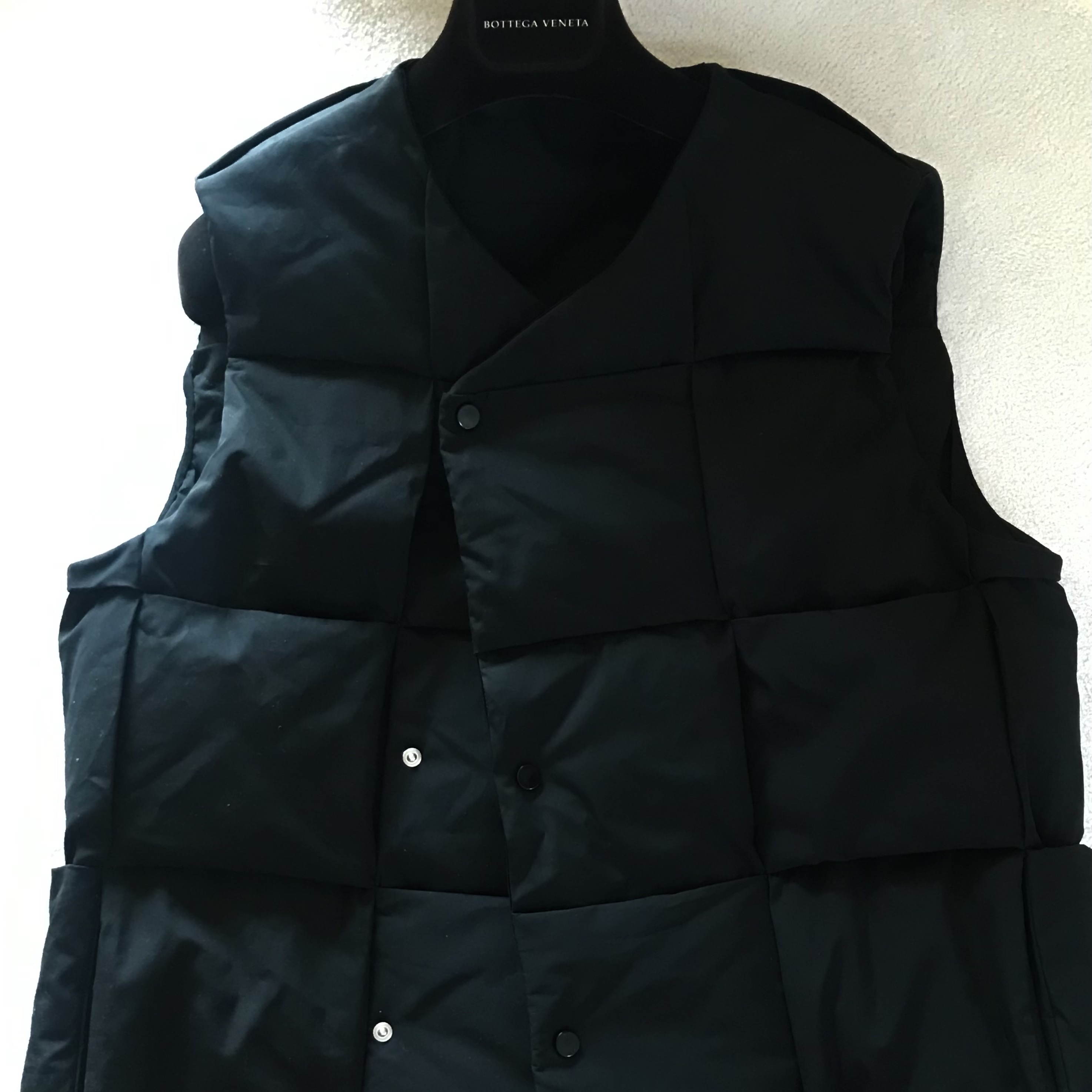 Bottega Veneta Intreccio Tech Nylon Gilet Acid Kiwi 착용 스타일