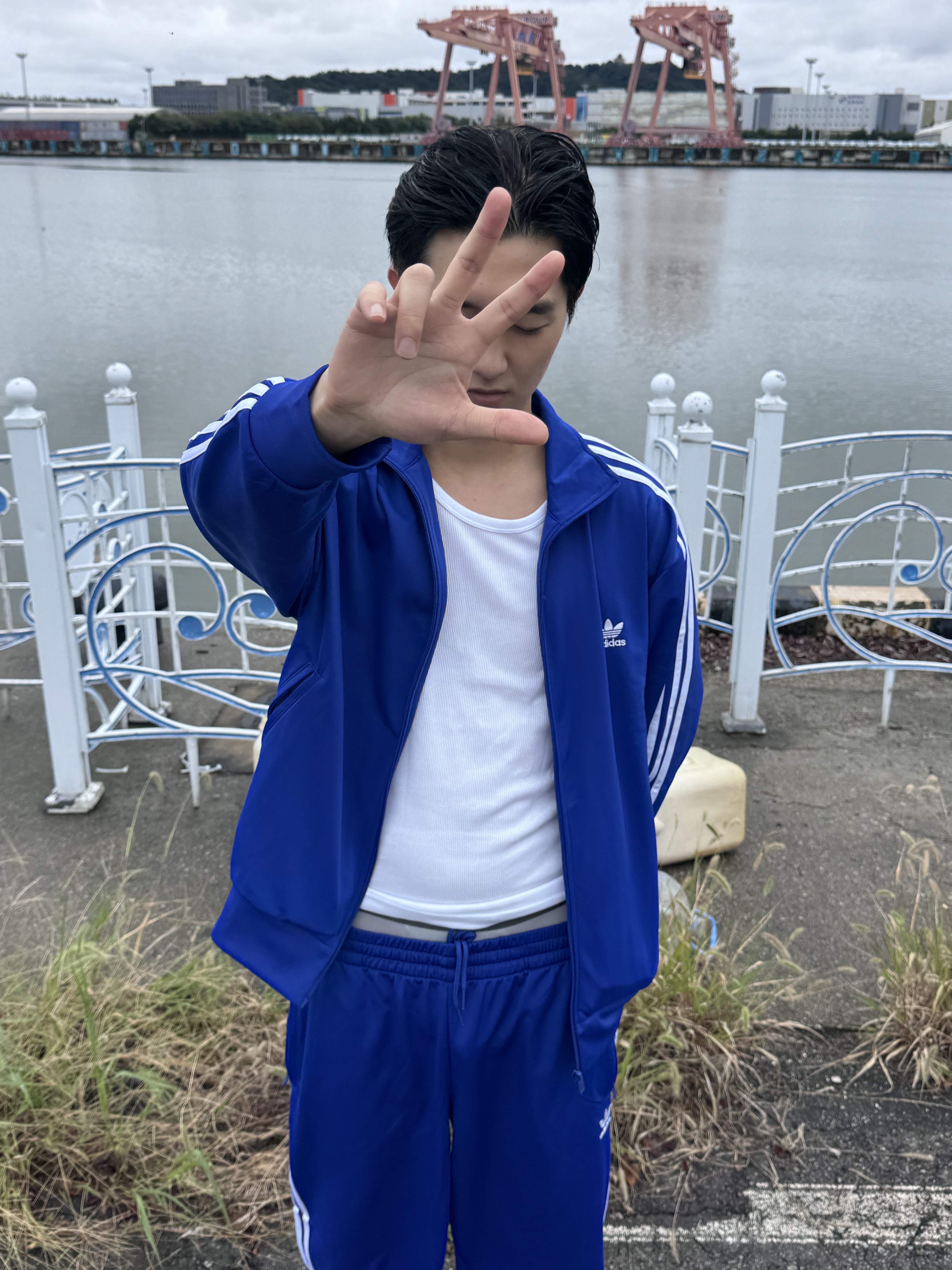 Adidas Adicolor Classics Firebird Track Top Black - KR Sizing, Adidas Adicolor Classics Firebird Track Tracksuit Bottoms Semi Lucid Blue - KR Sizing 착용 스타일 - 6