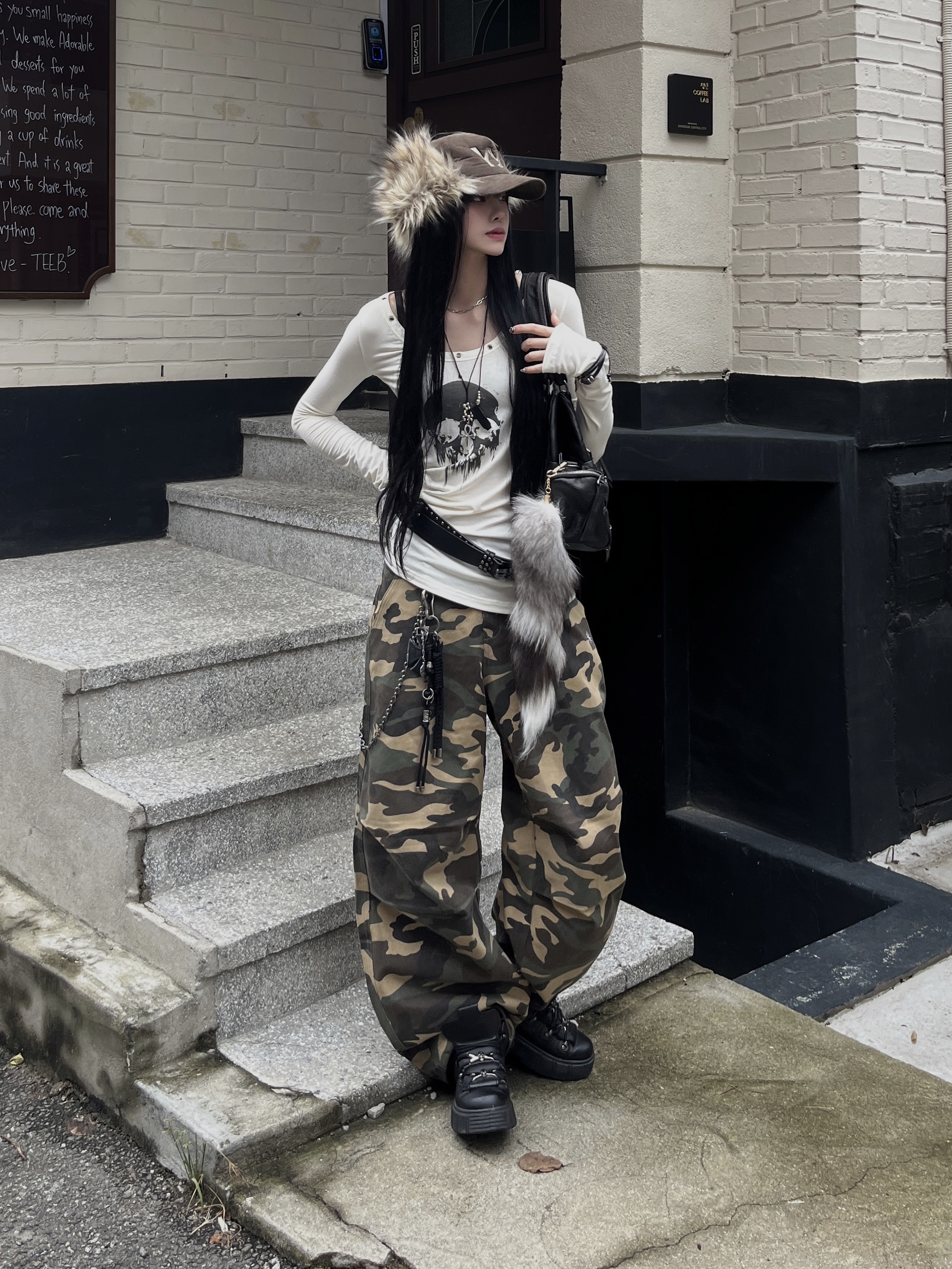 SLOW RECORD HOUSE Double Pintuck Cotton Pants Camo Vintage Green 착용 스타일 - 1