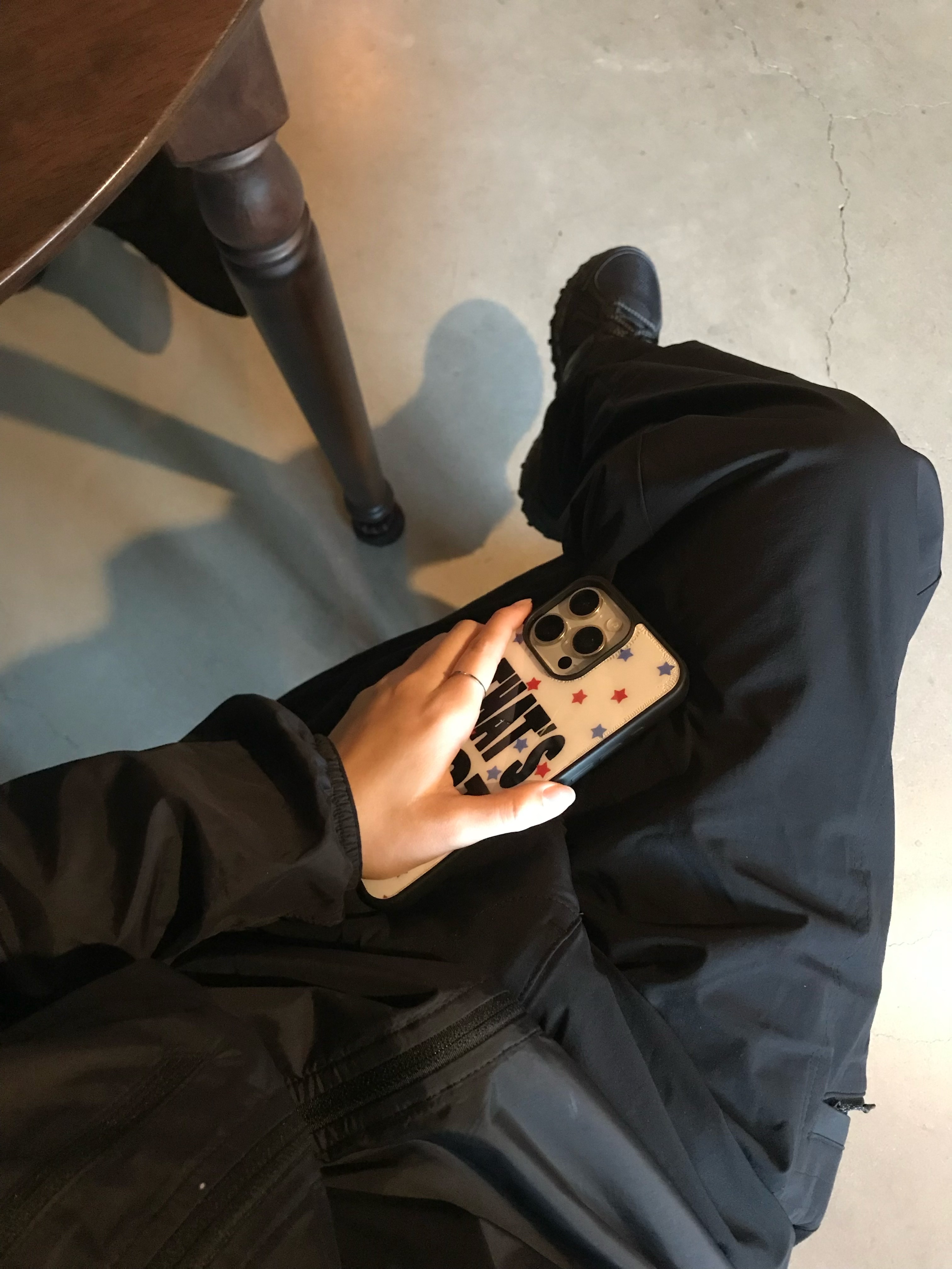 Montbell Wind Blast Hooded Jacket Black 착용 스타일 - 3