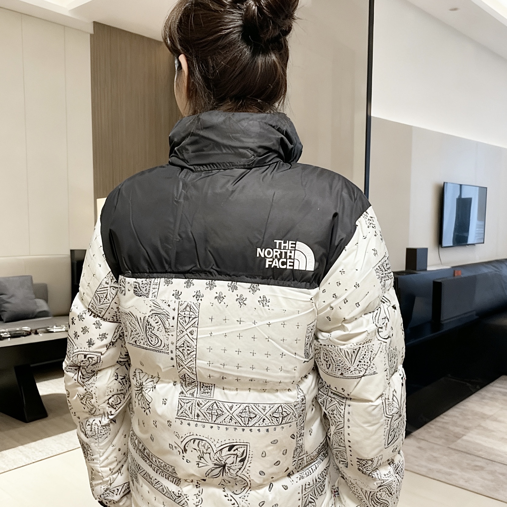 The North Face 1996 Novelty Nuptse Jacket Off White 착용 스타일