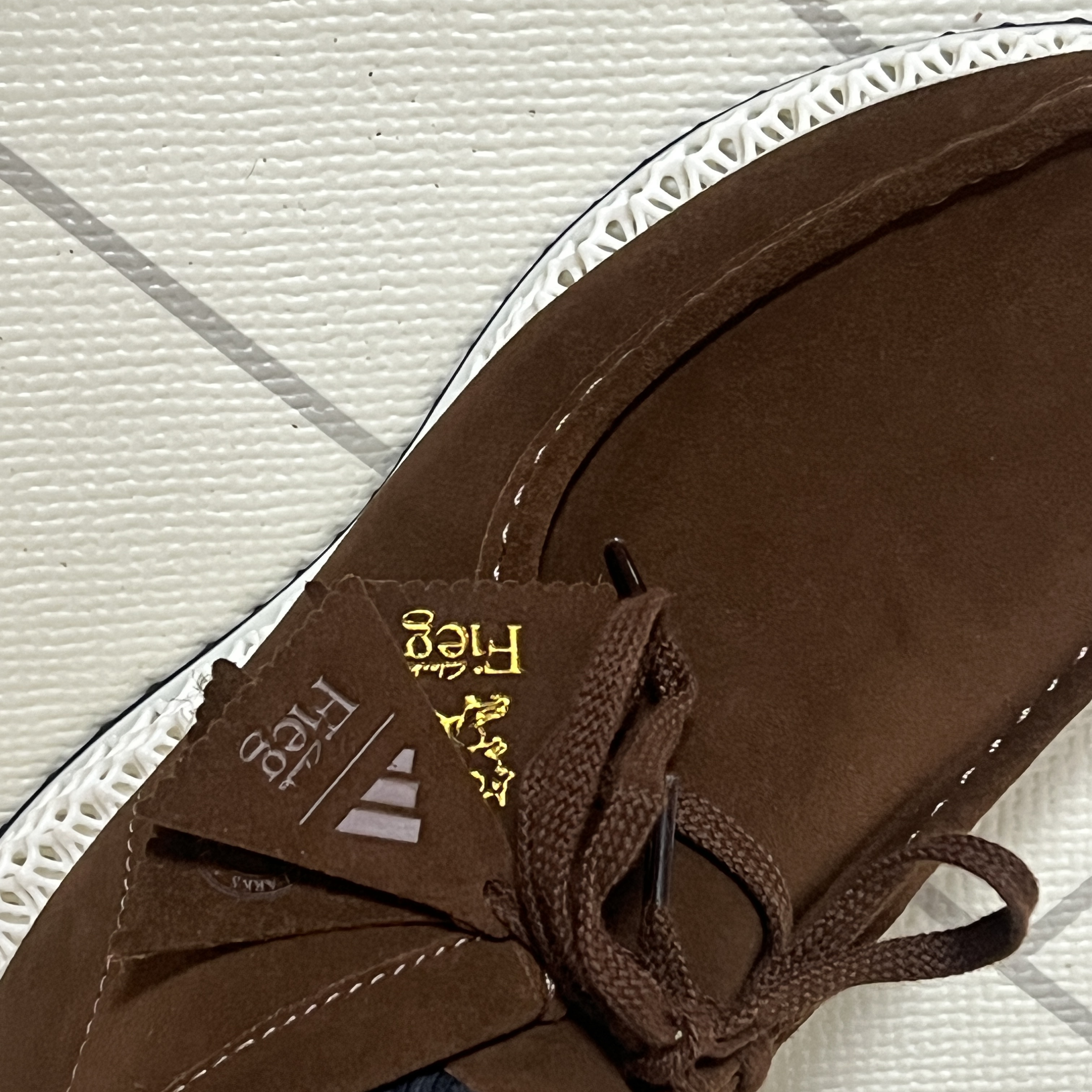 Adidas x Clarks x Ronnie Fieg 8th Street Wallabee 4D Mid Chesnut 착용 스타일 - 2