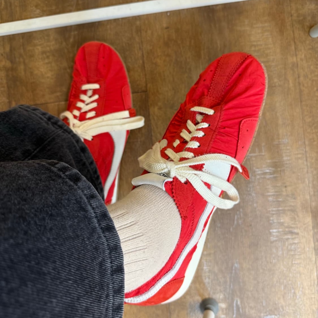 Nike x Jacquemus Moon Shoe SP University Red and Bicycle Yellow 착용 스타일
