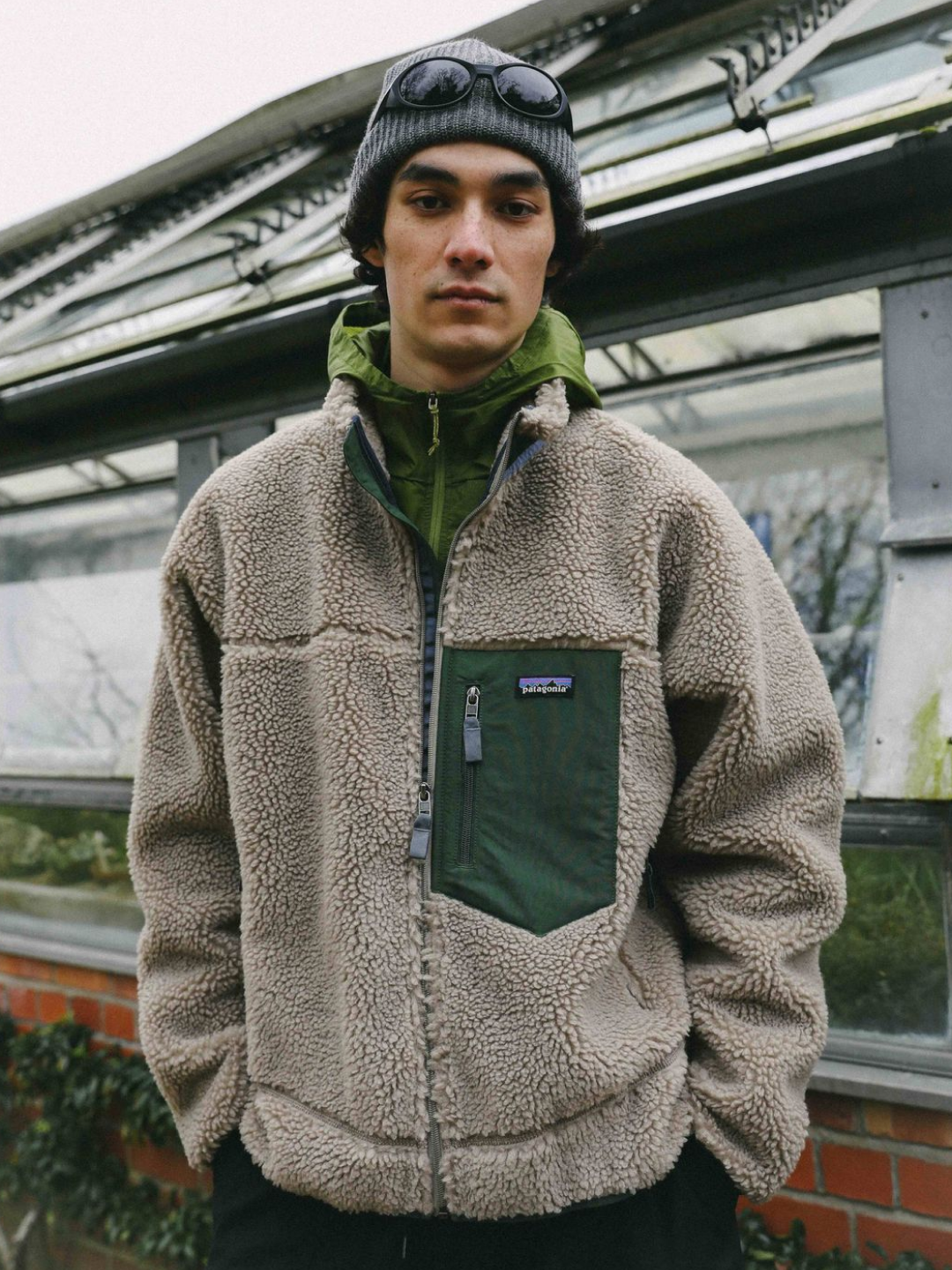 Patagonia Lightweight Synchilla Snap-T Fleece Pullover Oatmeal Heather/Smolder Blue/New Navy, Patagonia Classic Retro-X Fleece Jacket Dark Natural W Basin Green 착용 스타일 - 5