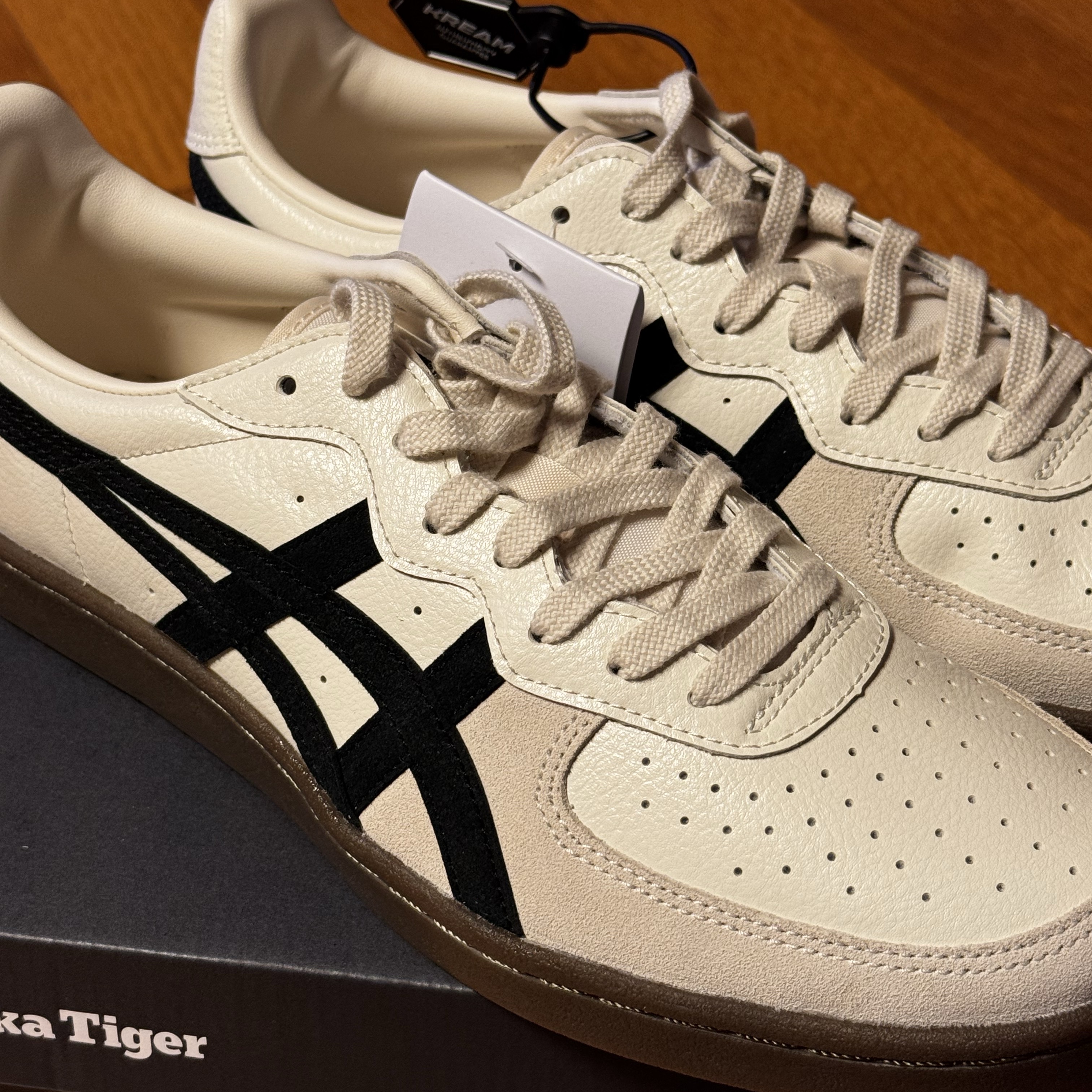 Onitsuka Tiger GSM Cream Black 착용 스타일 - 2