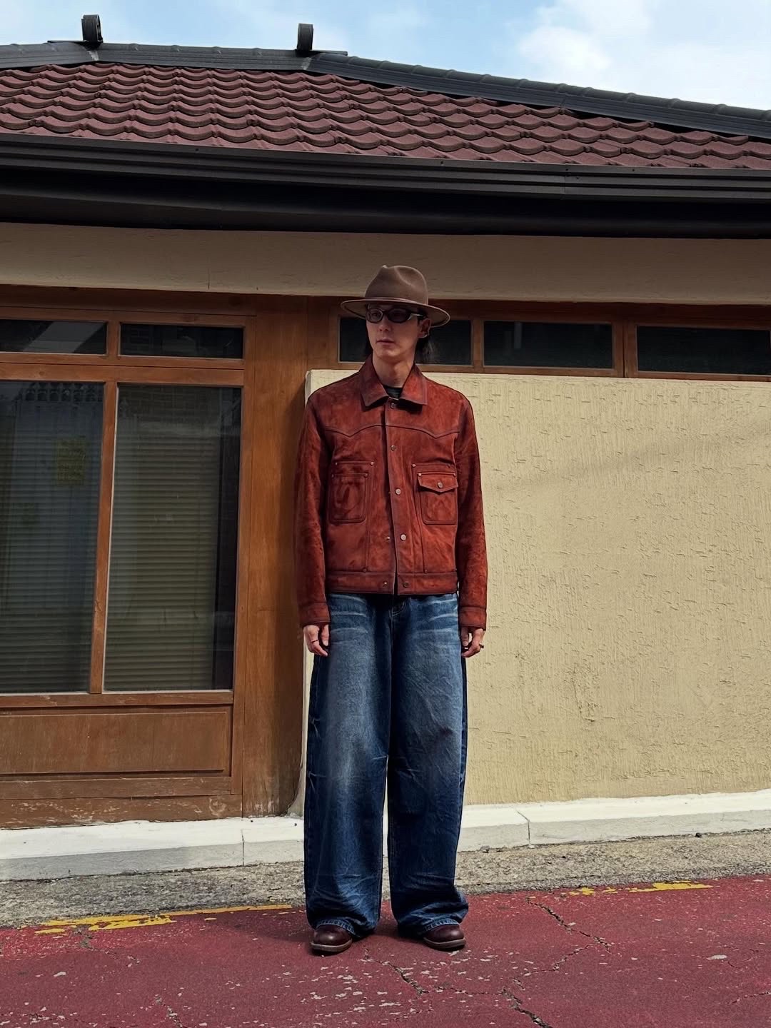 SSERPE Starry Night Washed Wide Denim Pants Blue 착용 스타일 - 2