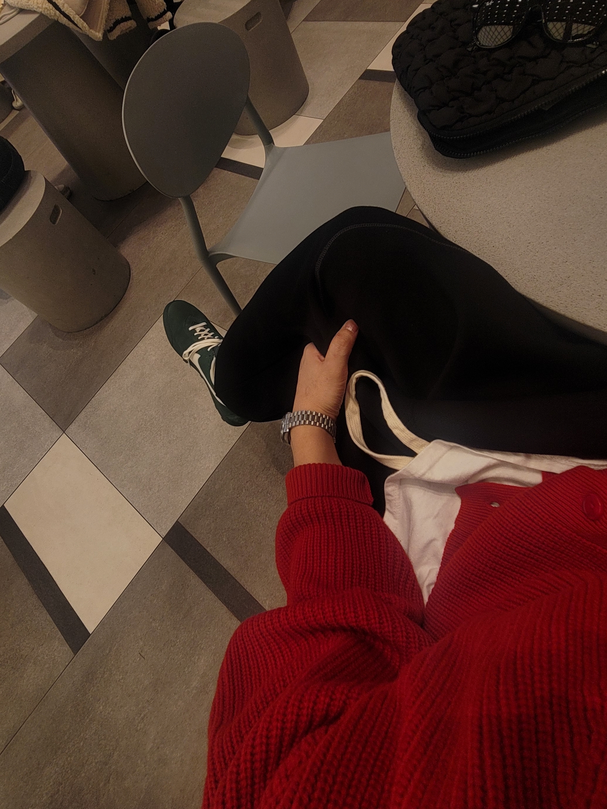Nike Astrograbber Fir and Phantom, Undermycar Mu.112 Original Logo Curve Line Stitch Bonded Sweat Pants Black 착용 스타일 - 2