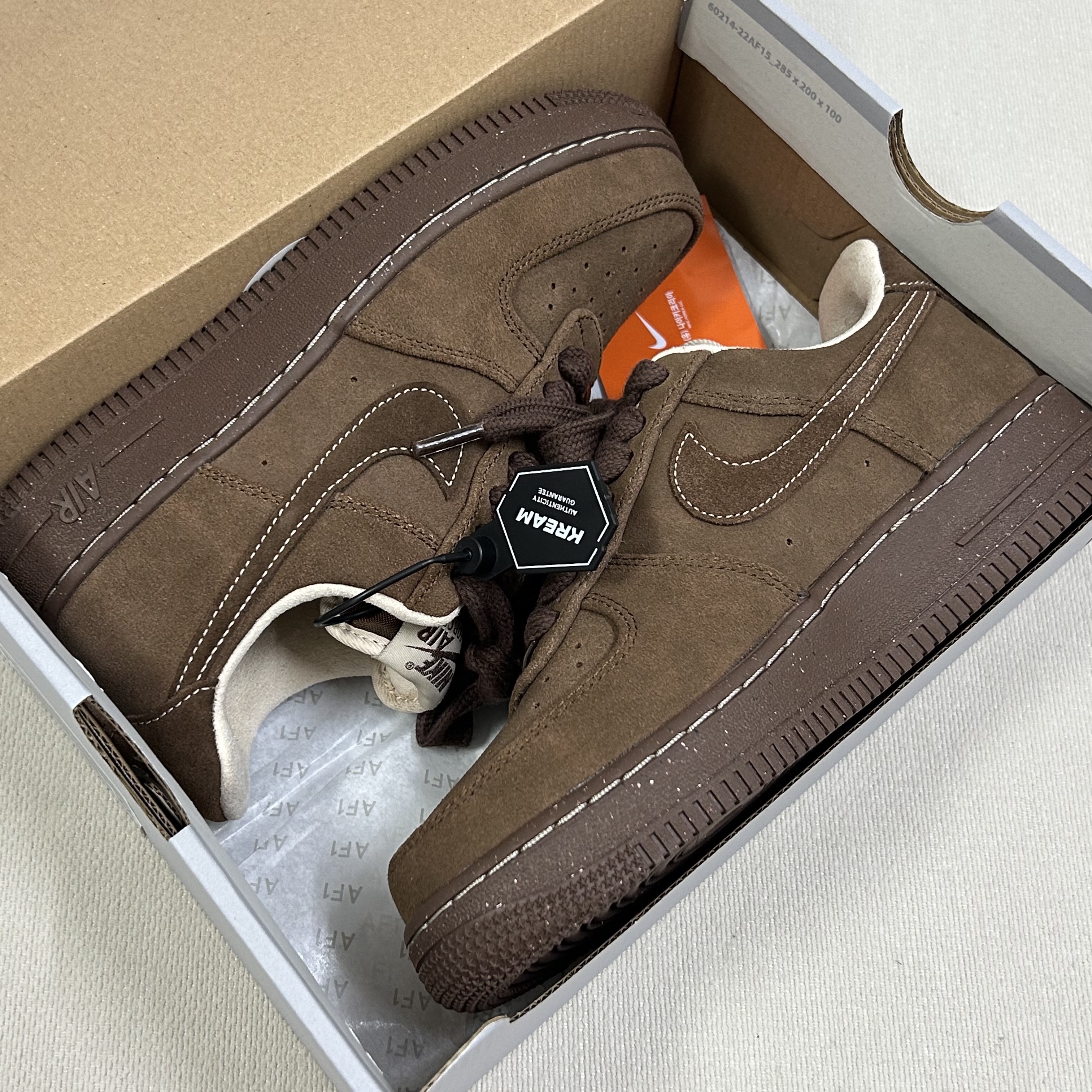 (W) Nike Air Force 1 '07 Cacao Wow 착용 스타일 - 1
