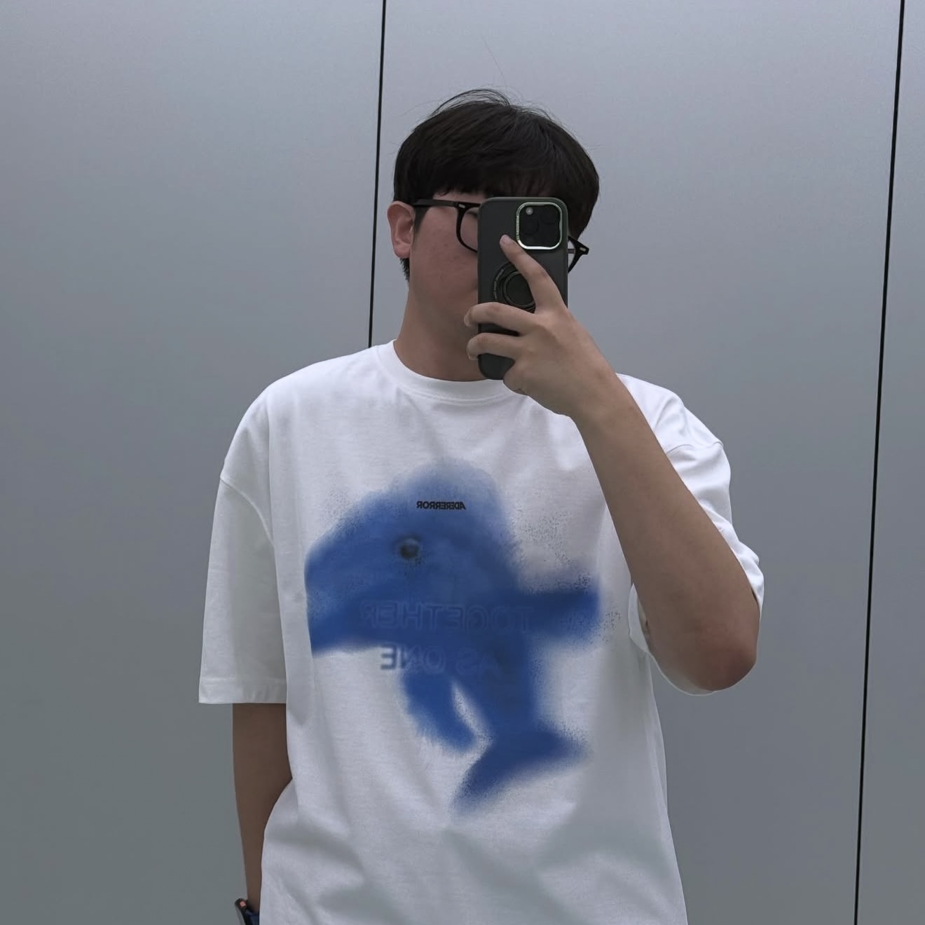 Ader Error Graphic Print T-Shirt Off White 착용 스타일