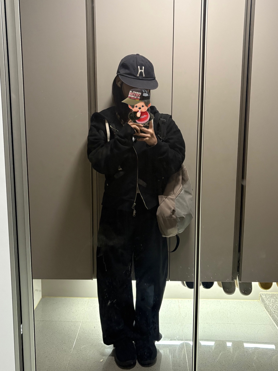 Hello Sunrise H Logo Cotton Relaxed Fit 6Panel Cap Charcoal, SATUR Teo Cotton All Day Hood Zip-up Palette Black 착용 스타일 - 2