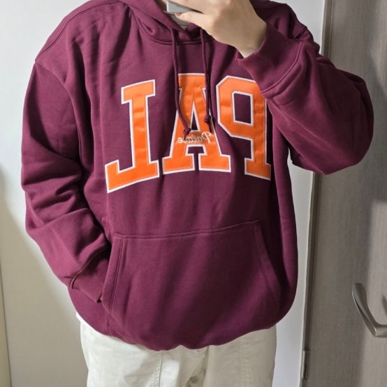 Palace x Gap Hood Burgundy - 24SS 착용 스타일