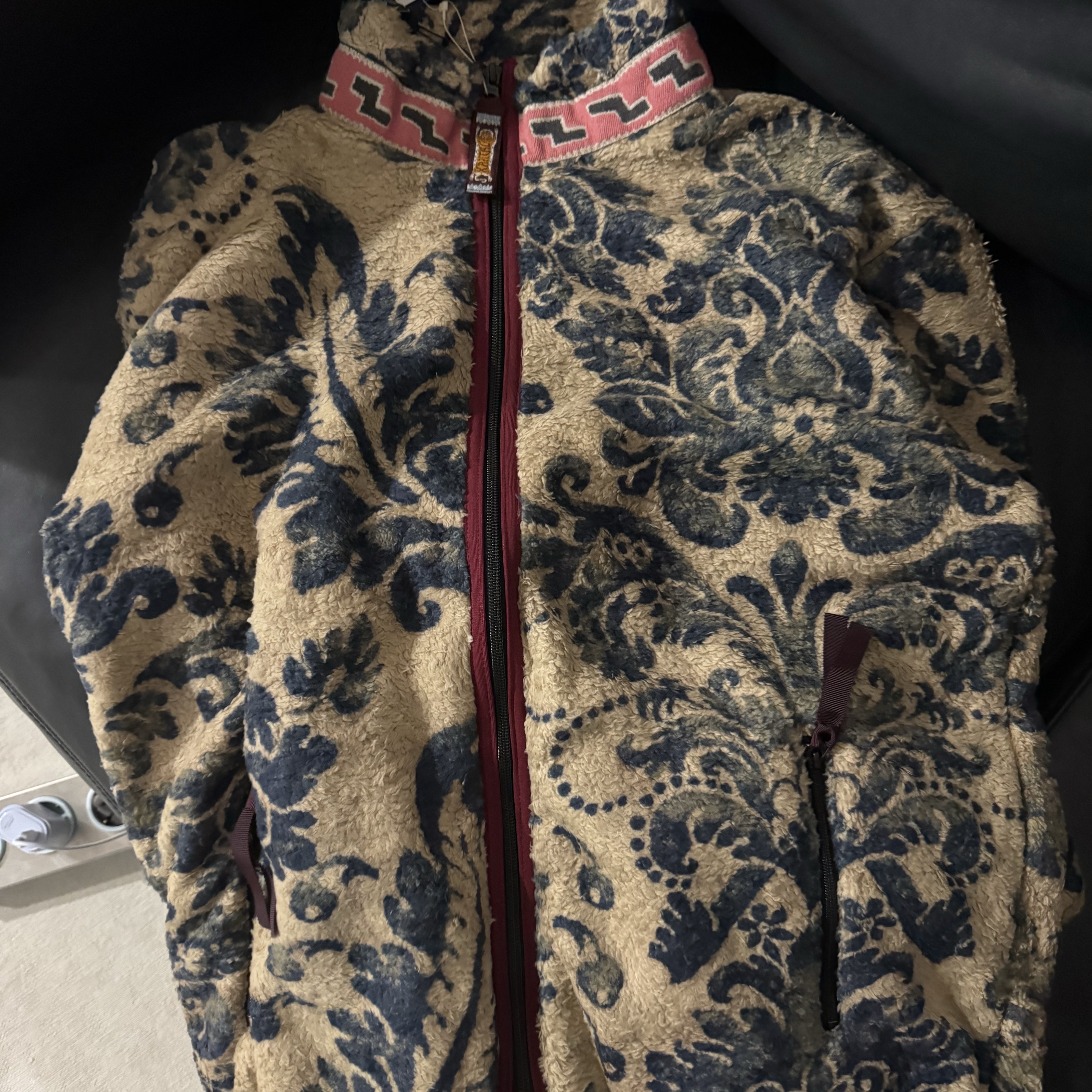 Kapital Damask Pattern Maria Fleece Zip Blouson Beige 착용 스타일 - 3