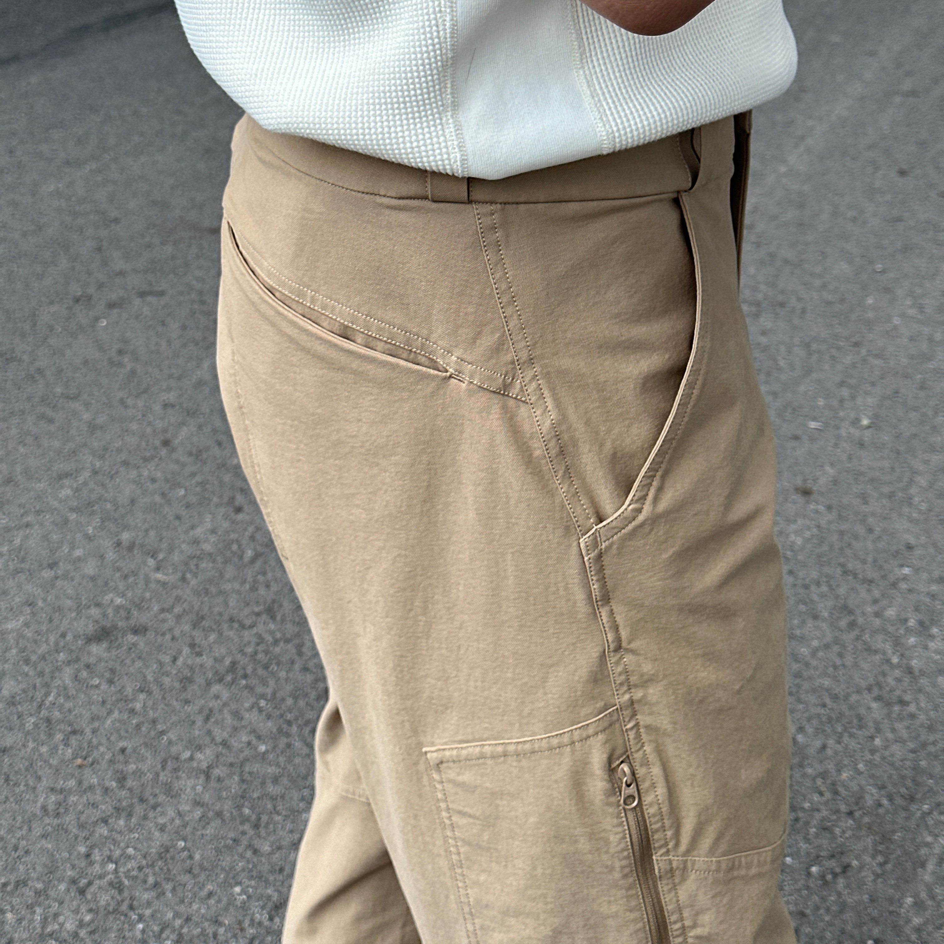Arc'teryx Cronin Cotton Pants Canvas 착용 스타일 - 3