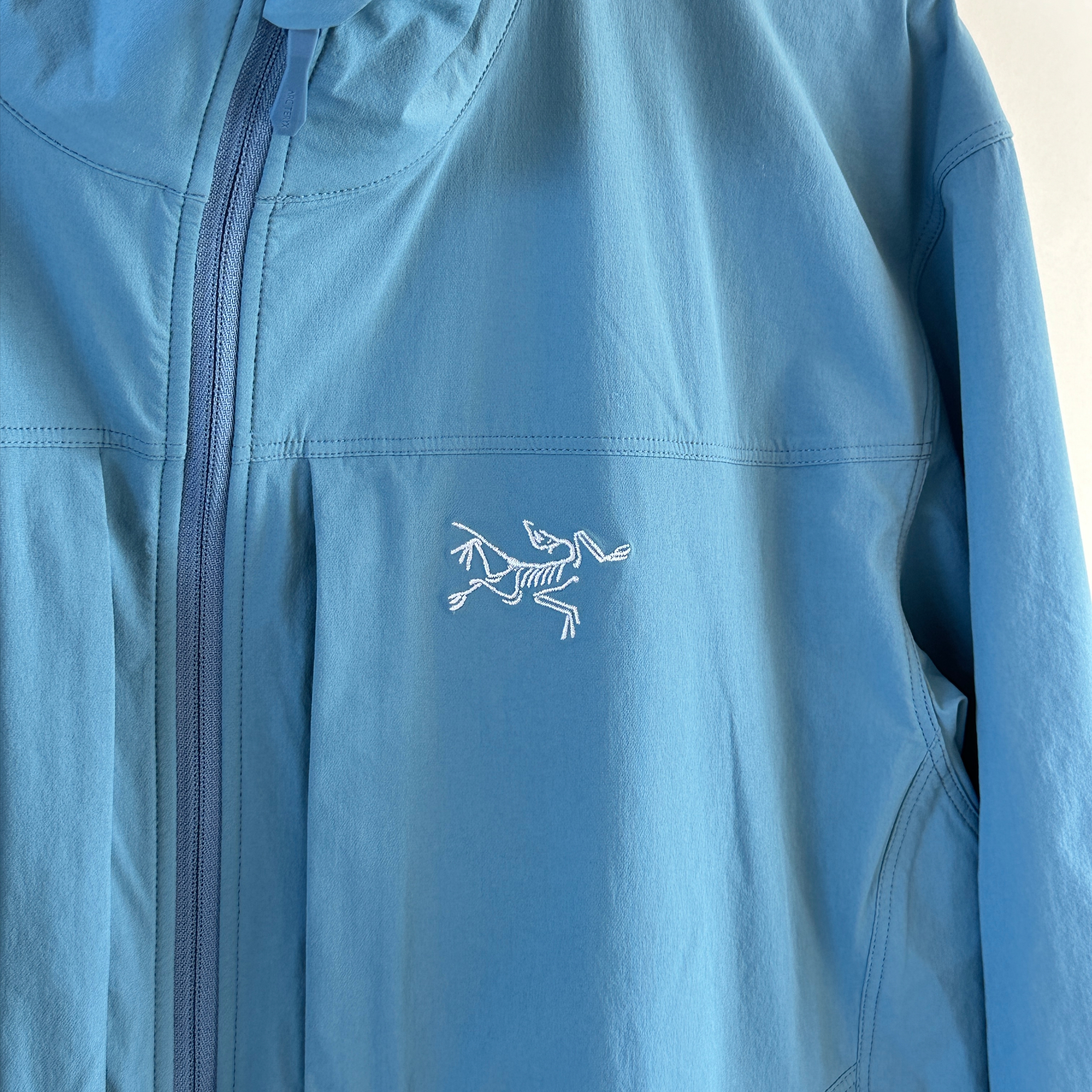 Arc'teryx Gamma Lightweight Jacket Stone Wash 착용 스타일 - 2