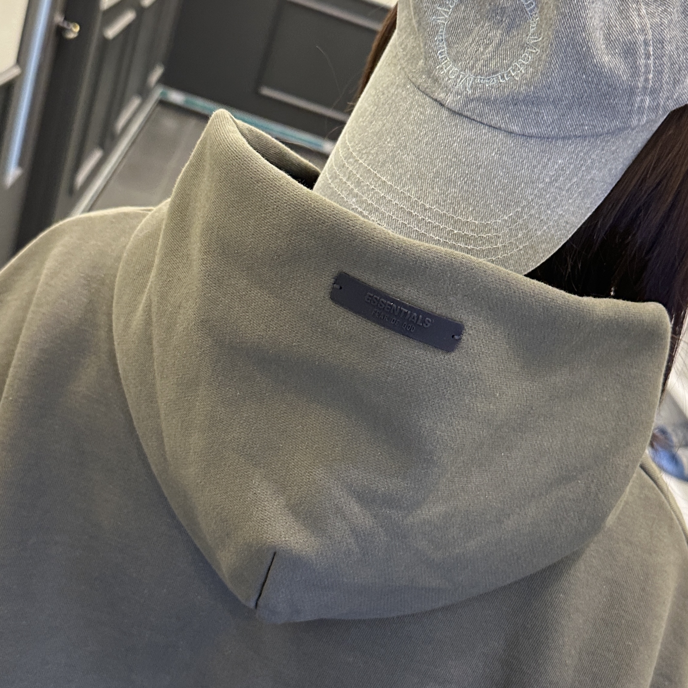 Essentials Fleece Hoodie Military - 24FW 착용 스타일 - 5