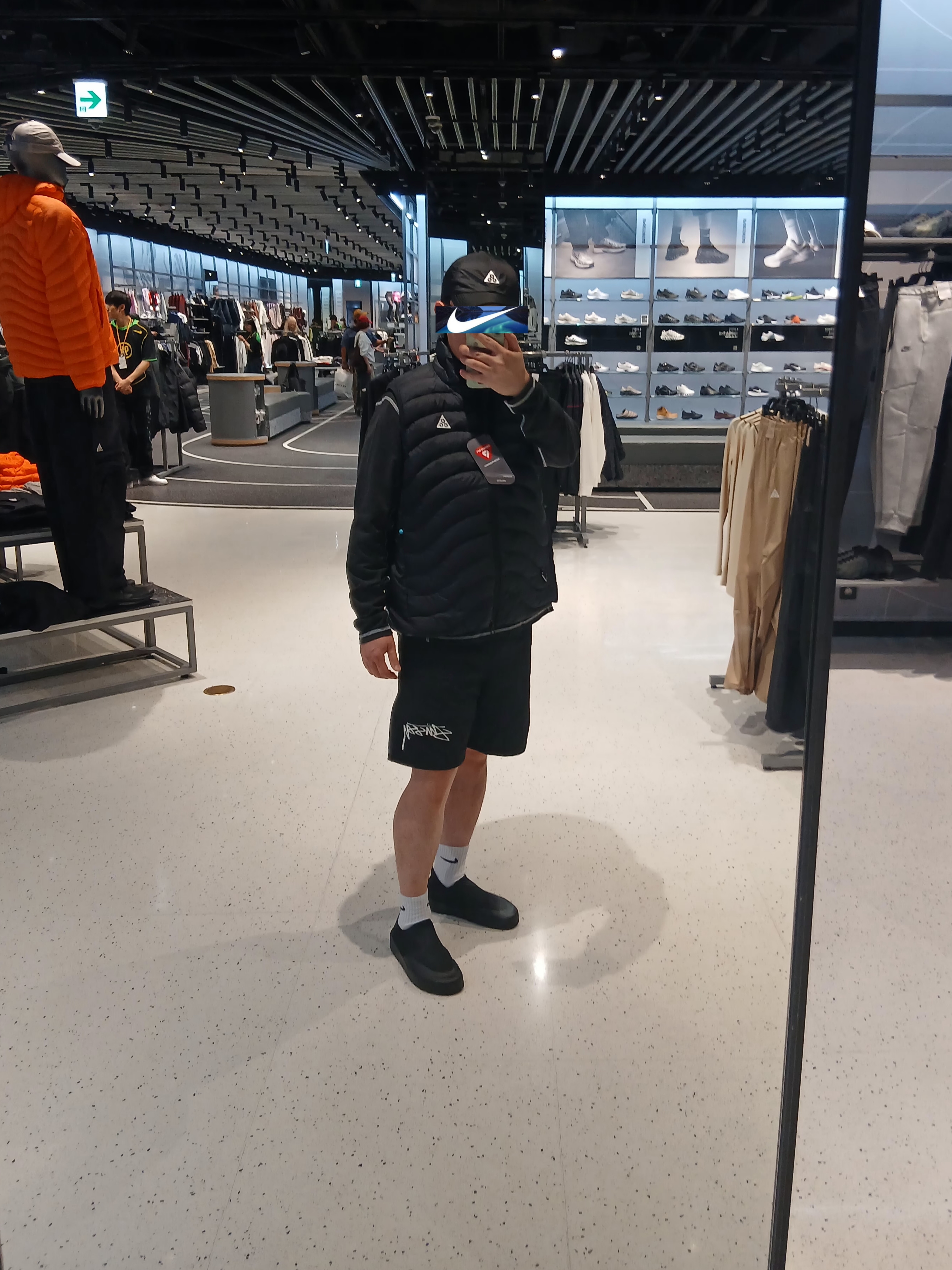 Nike ACG Trail Cap Black, Stussy x Mountain Hardwear LS T-Shirt Stealth Grey 착용 스타일 - 1