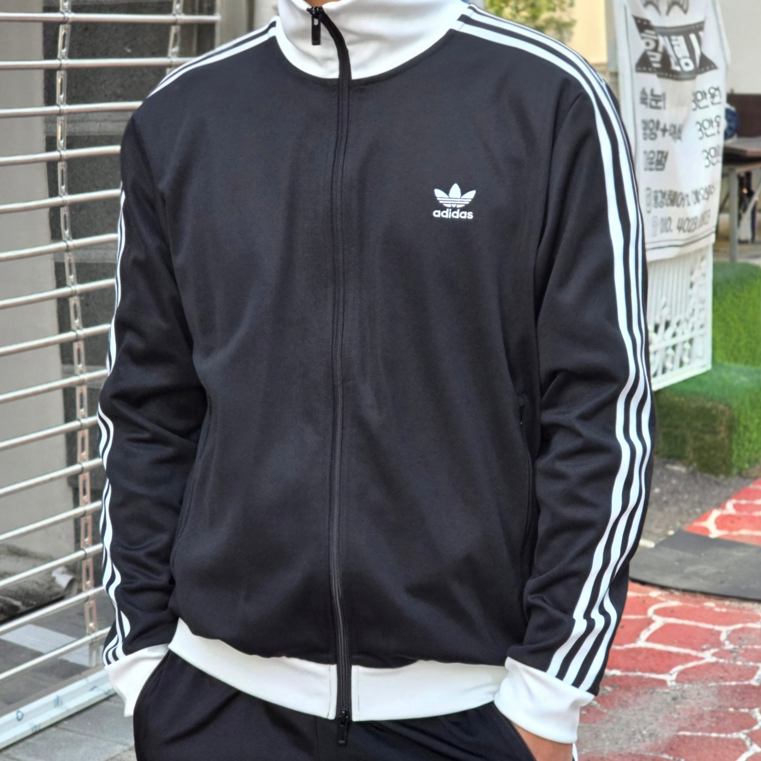 Adidas Adicolor Classics Beckenbauer Track Jacket Black - KR Sizing, Adidas Adicolor Classics Beckenbauer Track Jacket Black - US Sizing 착용 스타일