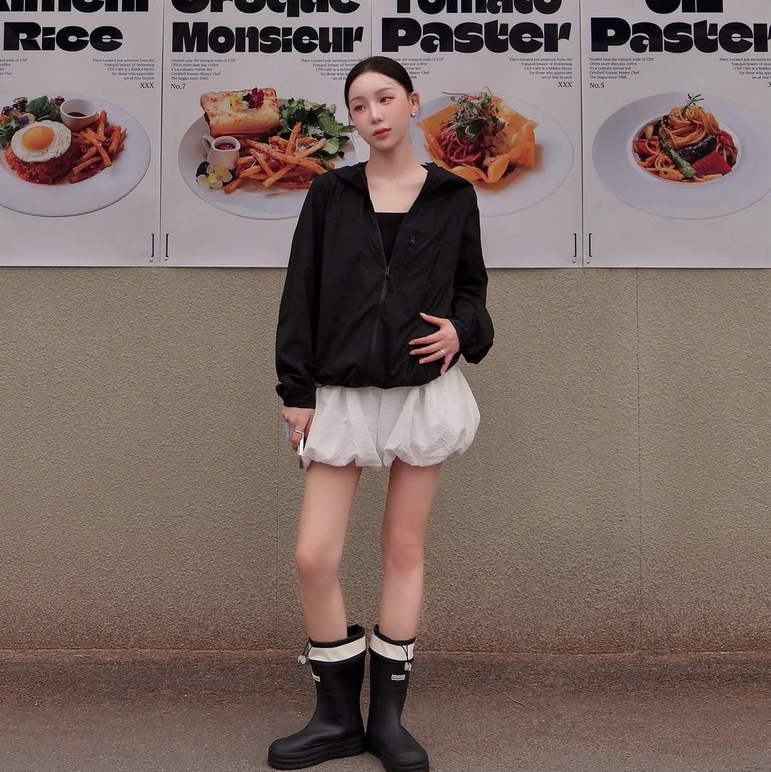earpearp Sheer String Rain Boots Middle Black 착용 스타일 - 1