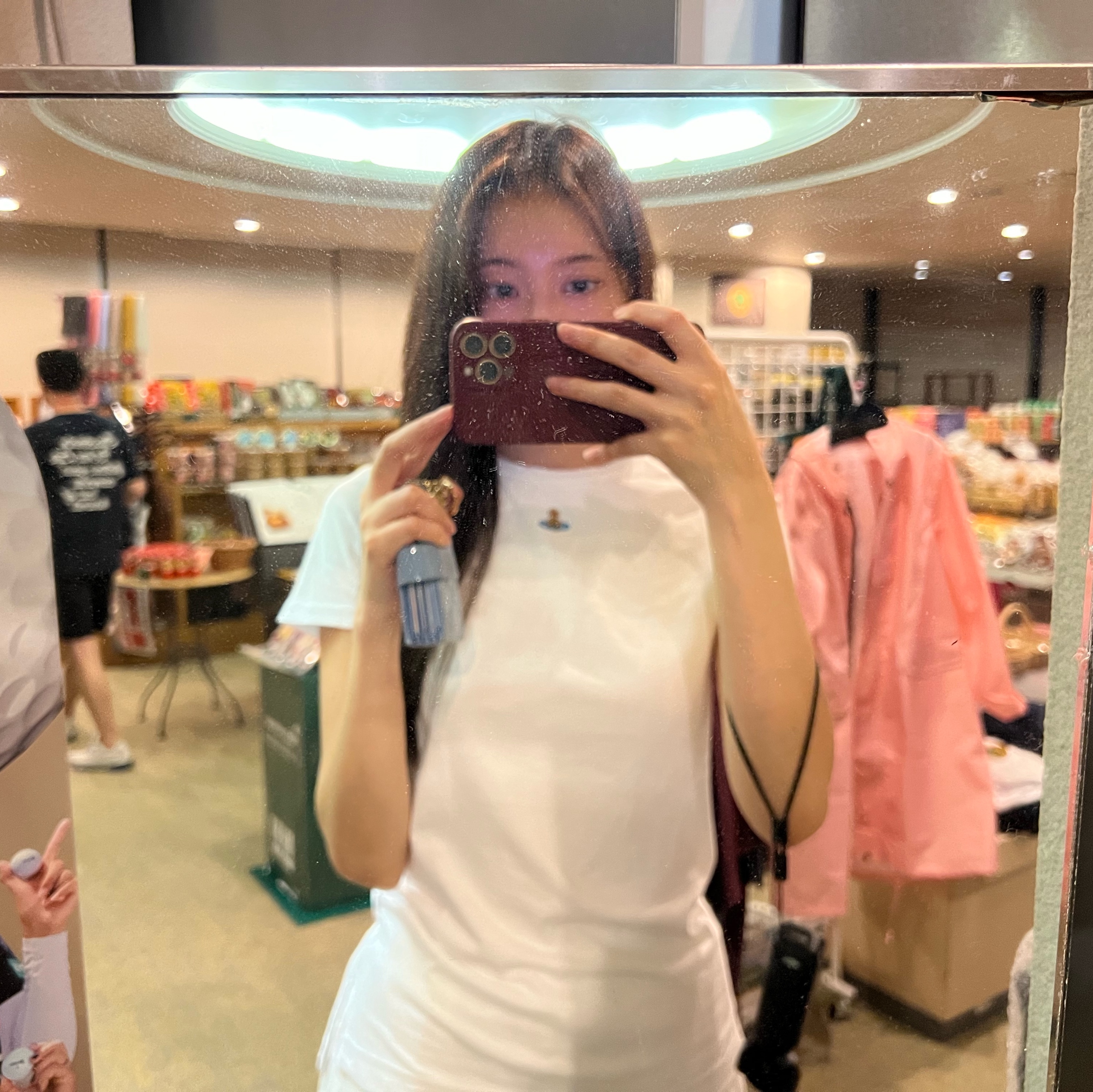 DJI Osmo Pocket 3 Creator Combo Classic Black (Korean Ver.), Vivienne Westwood Orb Peru T-Shirt Cream 착용 스타일 - 6