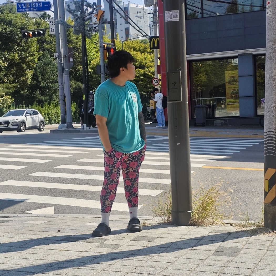Obey Eyes Icon 2 Heavyweight T-Shirt Purple Flower 착용 스타일