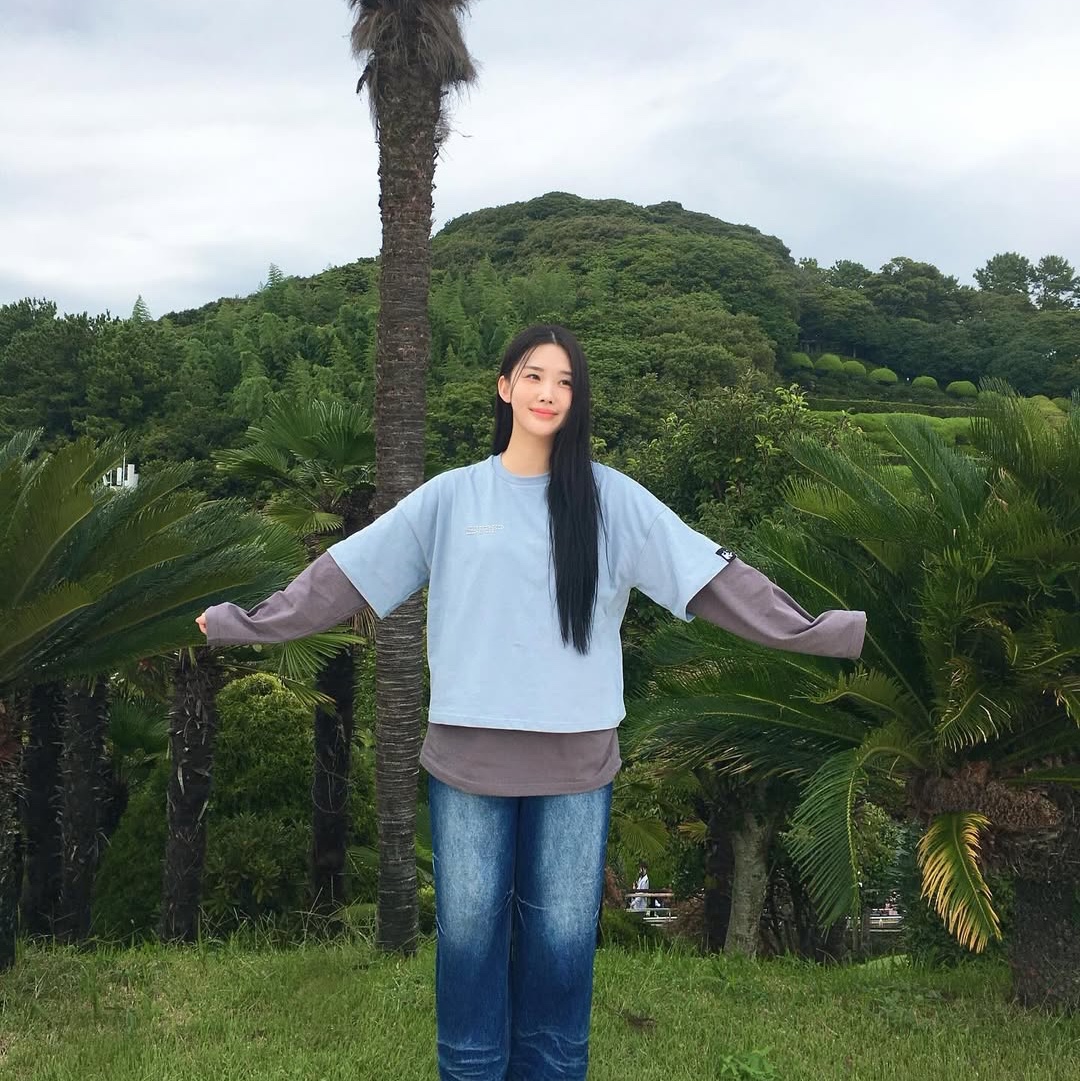SSERPE Flame Star Layered Long Sleeve T Light Blue, SSERPE Flame Star Layered Long Sleeve T Pigment Charcoal 착용 스타일 - 2