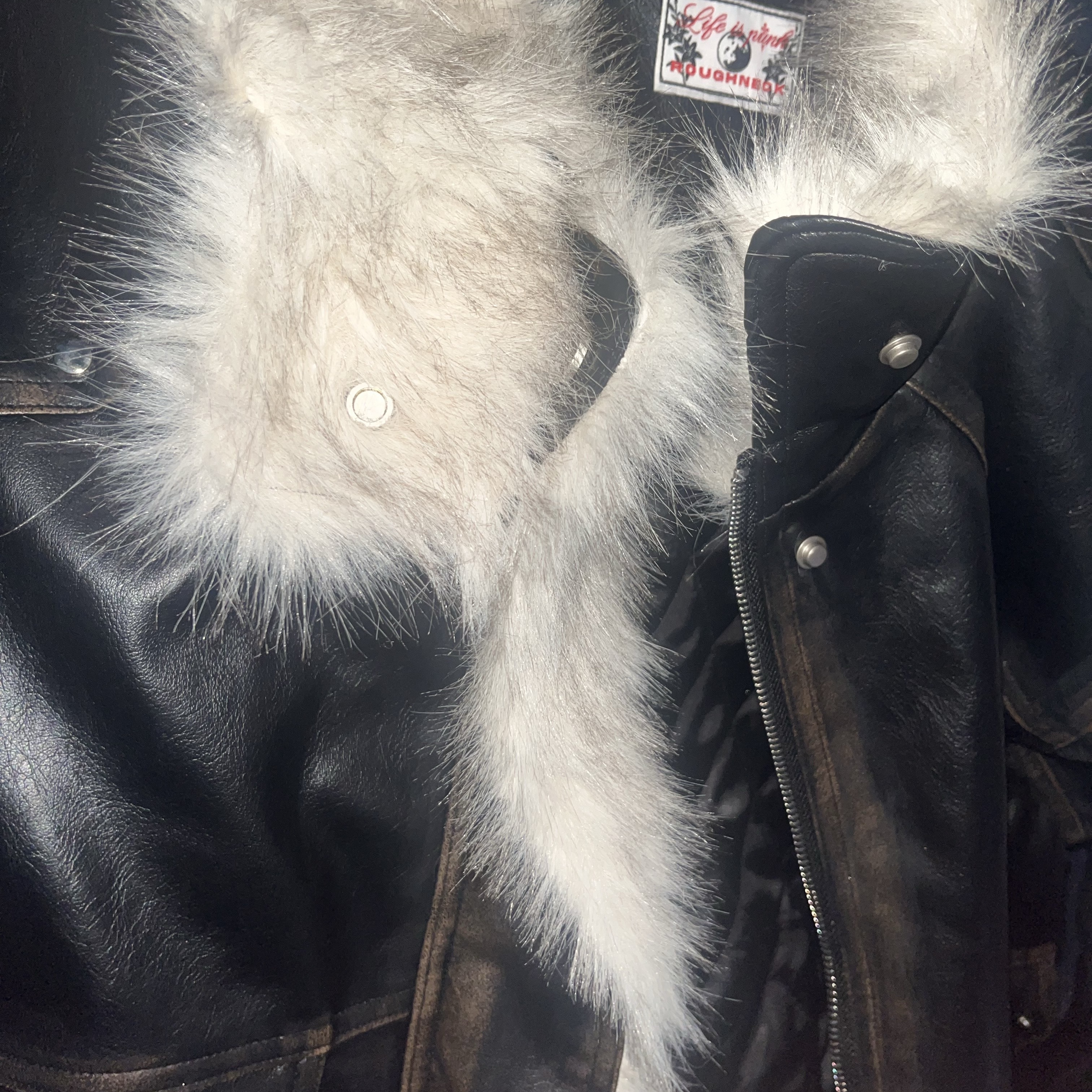 Roughneck Washed leather mustang jacket 착용 스타일 - 1