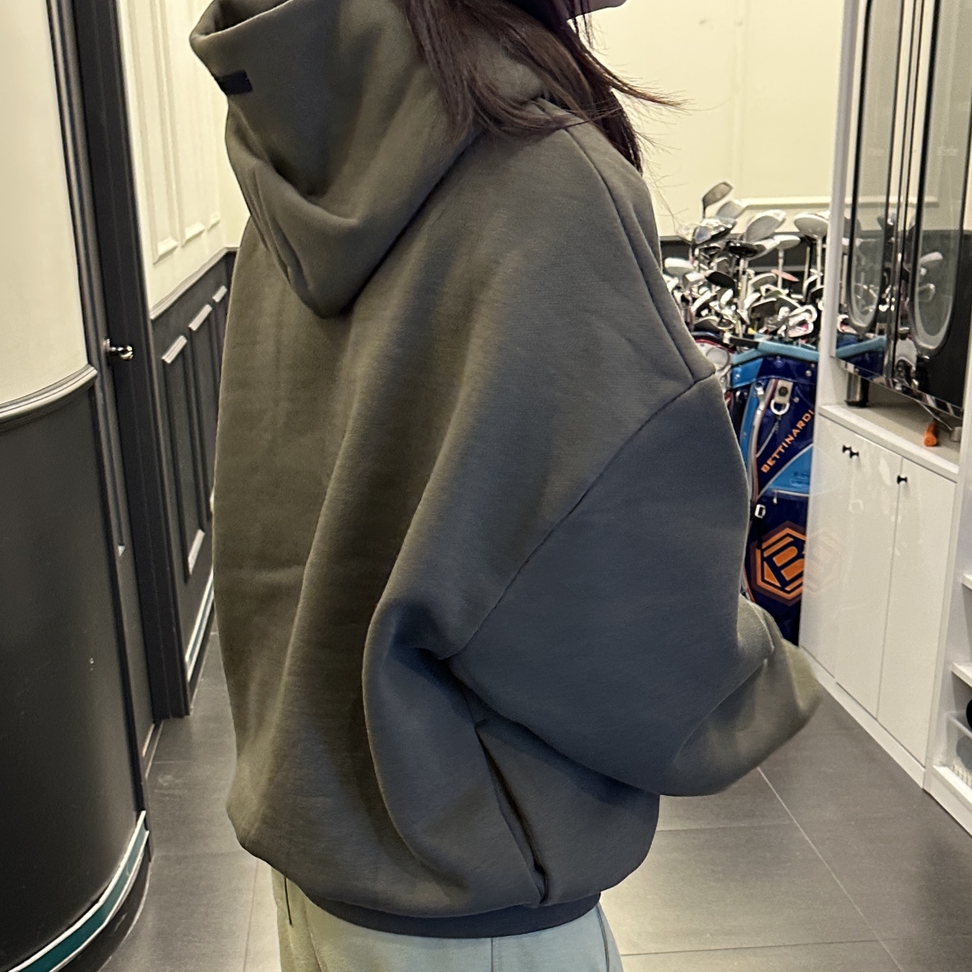 Essentials Fleece Hoodie Military - 24FW 착용 스타일 - 2