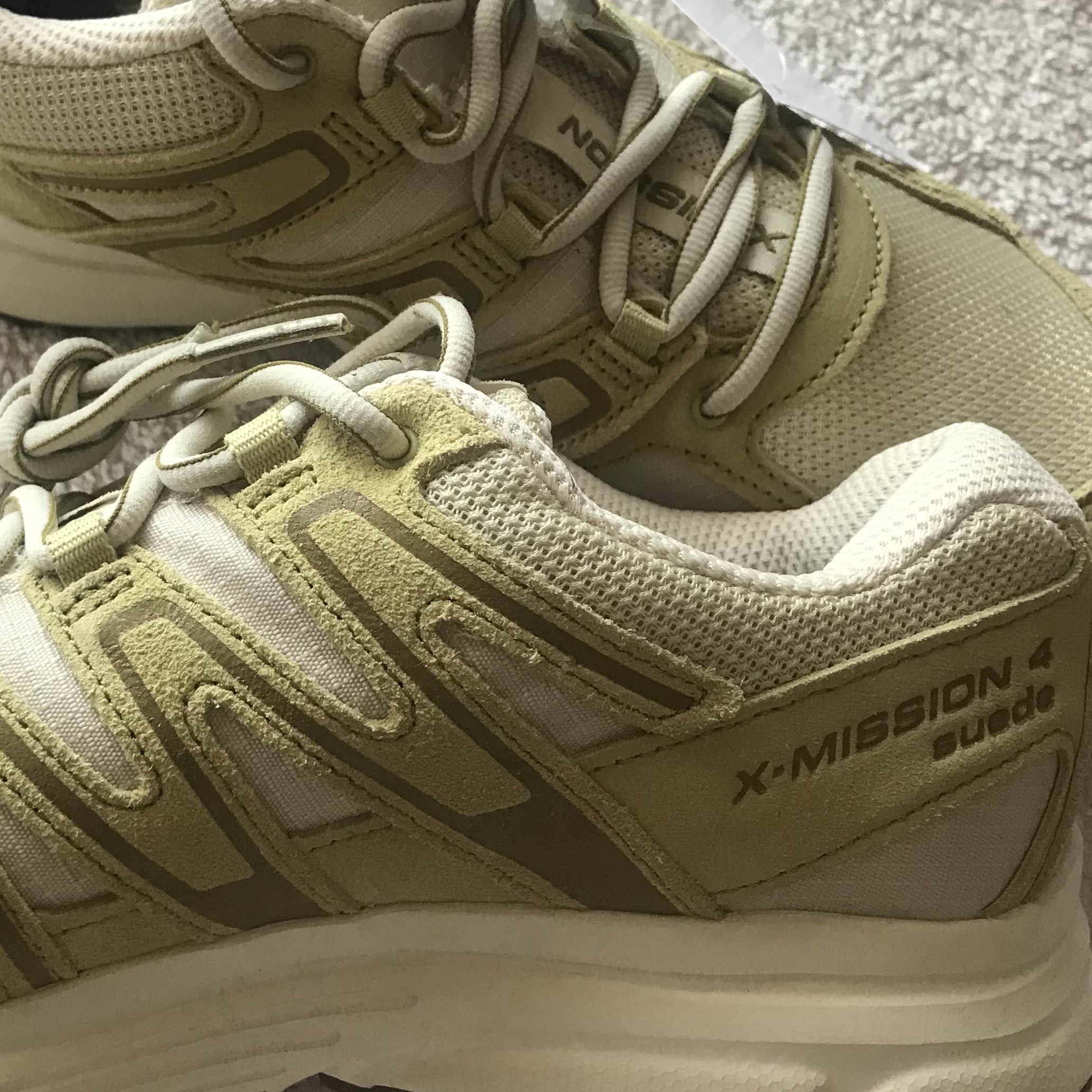 Salomon X-Mission 4 Suede Turtledove 착용 스타일