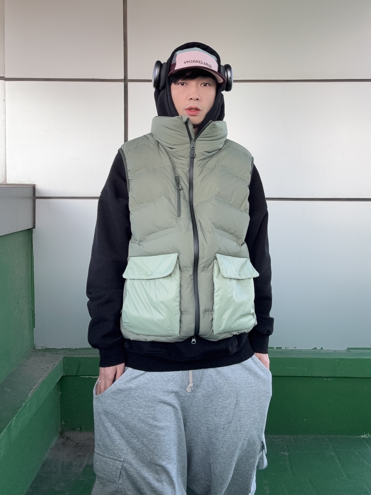 Nike Air Force 1 '07 LV8 Varsity White Pine Green, IAB Studio Hoodie Black 착용 스타일 - 10