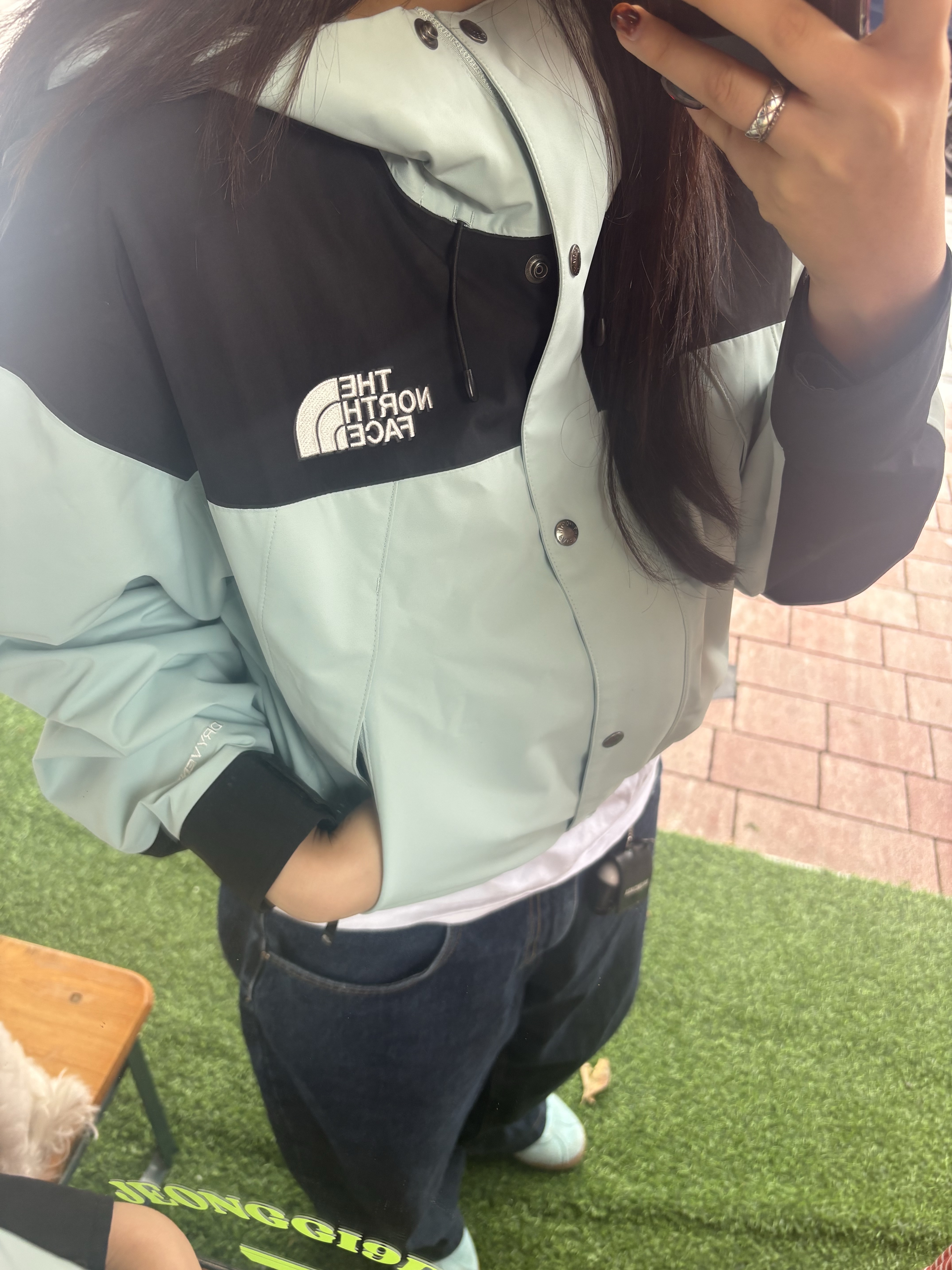 (W) The North Face Chamar Jacket Mint - 25SS, Matin Kim Logo Jacquard Short Beanie Black 착용 스타일 - 3