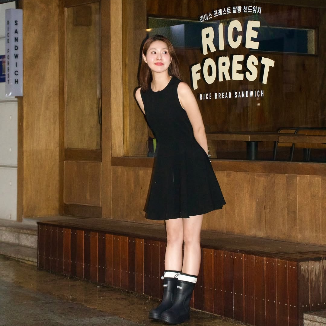 earpearp Sheer String Rain Boots Middle Black 착용 스타일 - 3