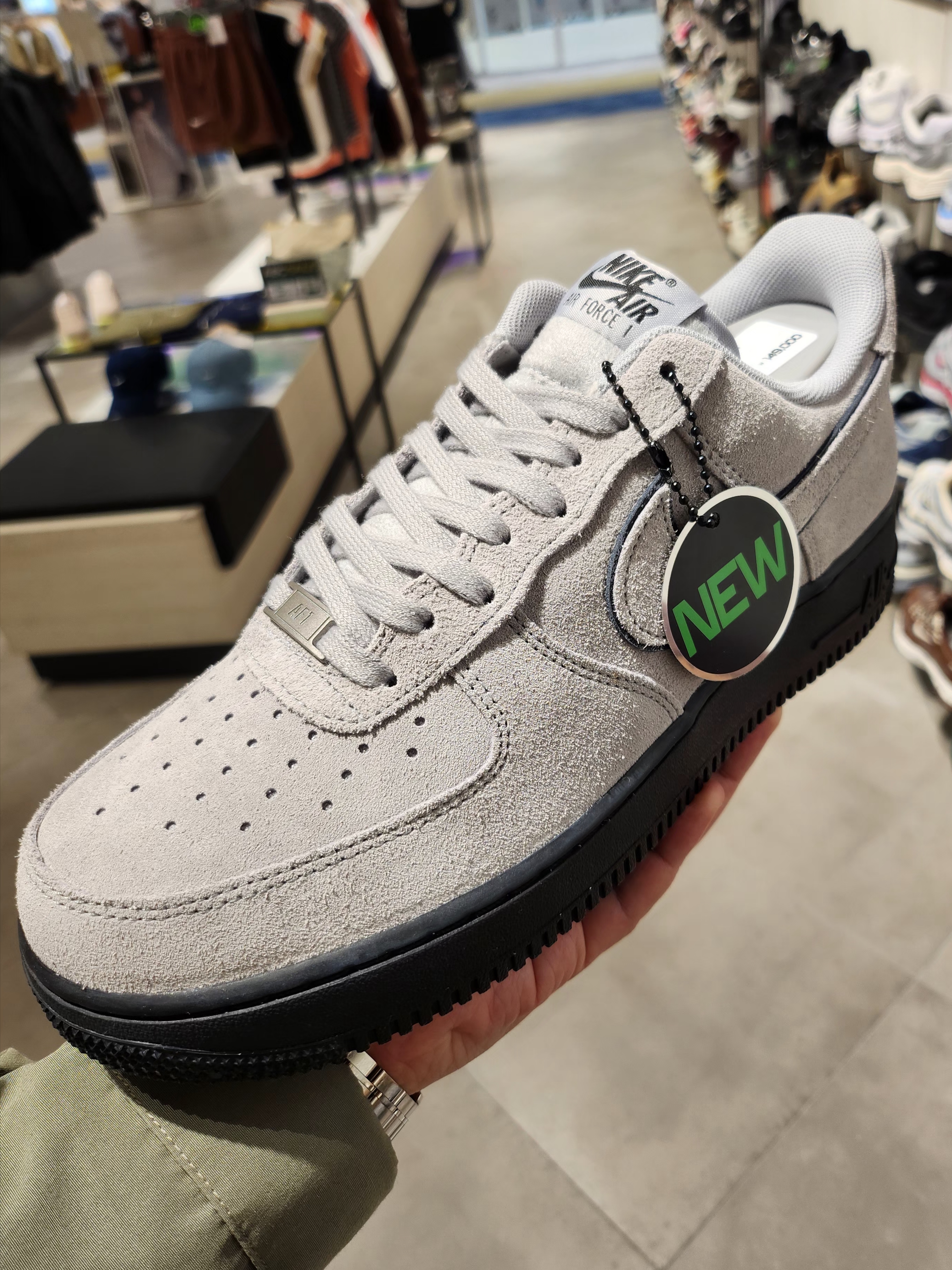 Nike Air Force 1 Low '07 LV8 Light Smoke Grey Black 착용 스타일