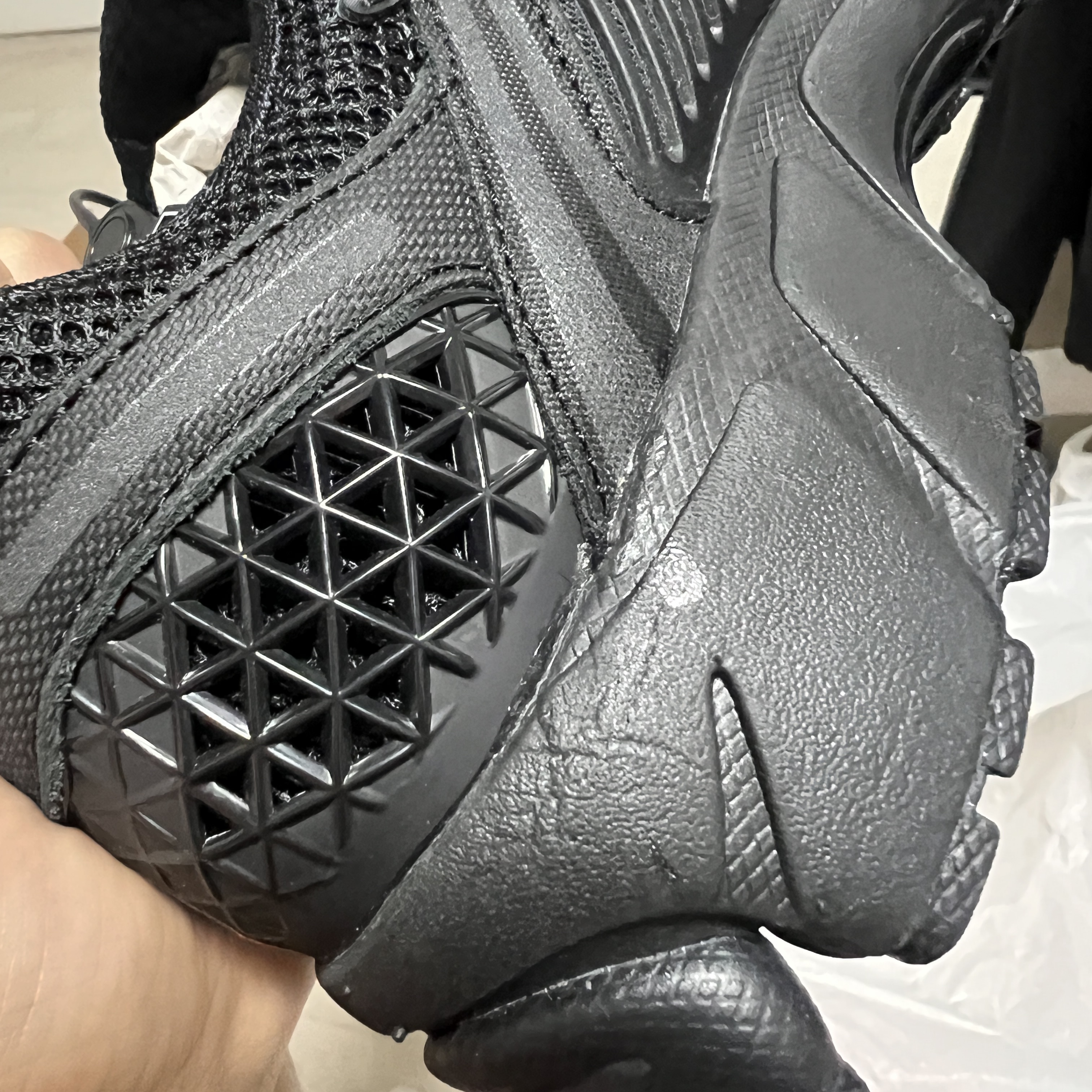 Nike Zoom Vomero 5 SP Black 착용 스타일 - 1