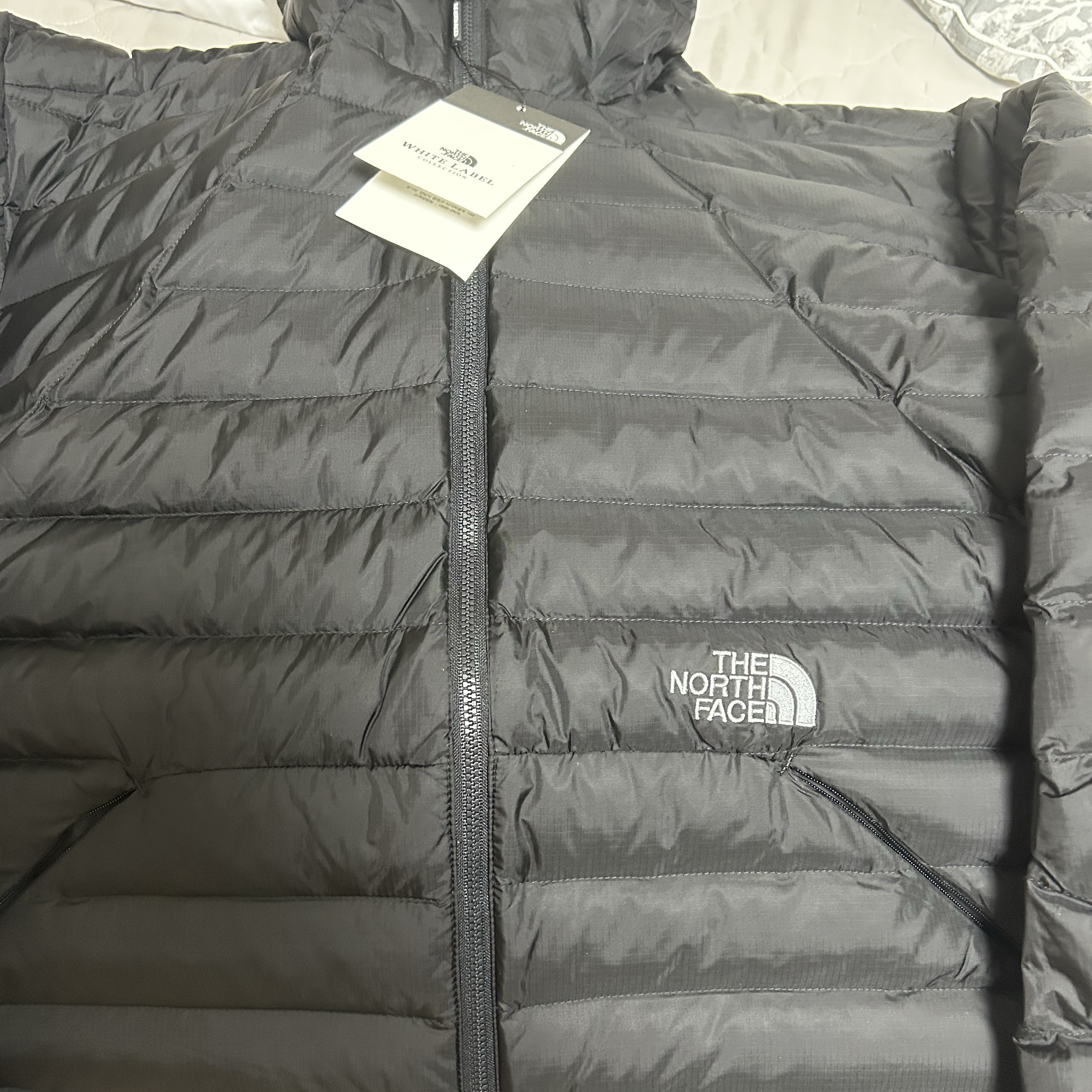The North Face Ventus On Jacket Black 착용 스타일