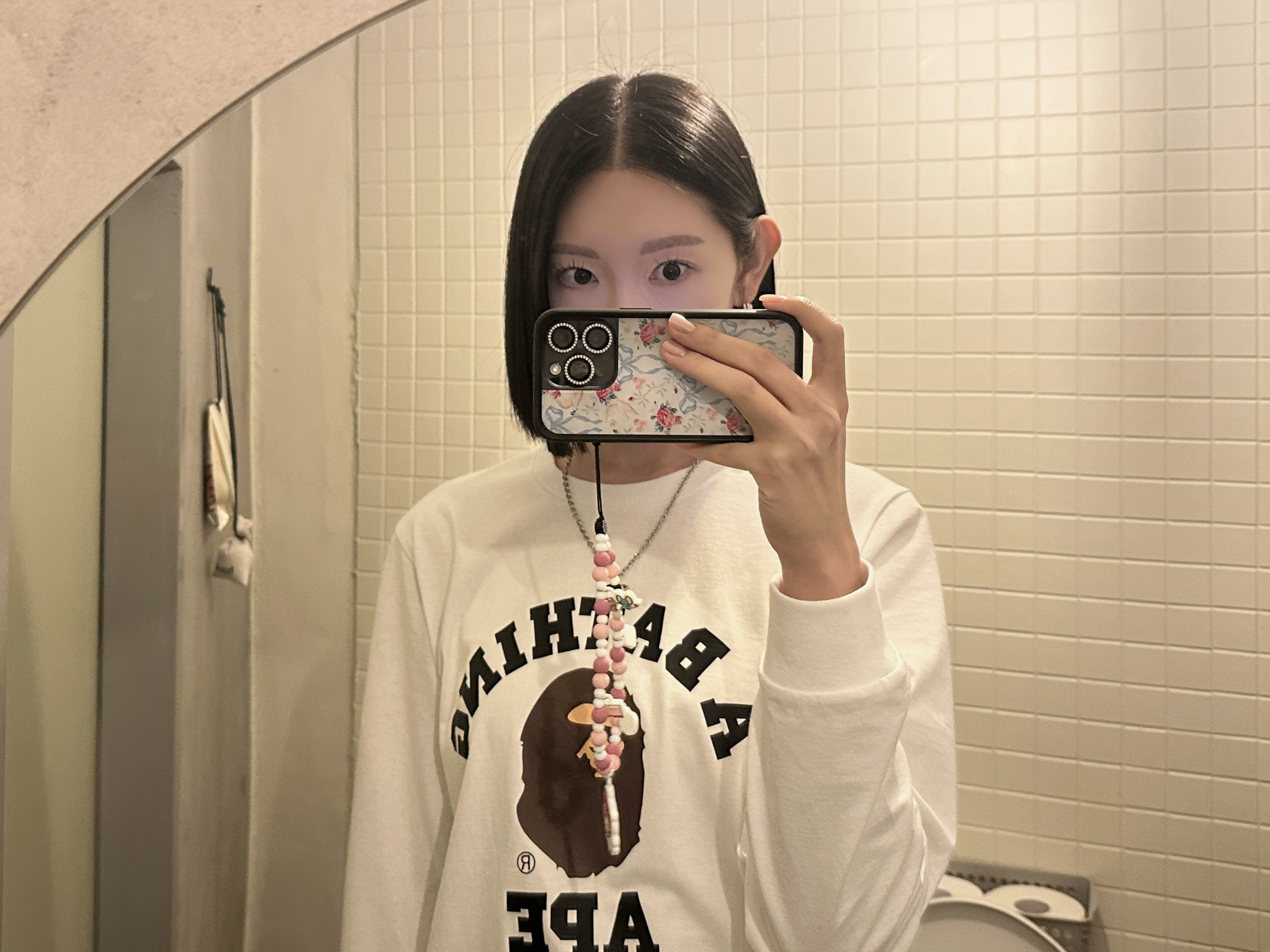 BAPE College L/S T-Shirt White 착용 스타일