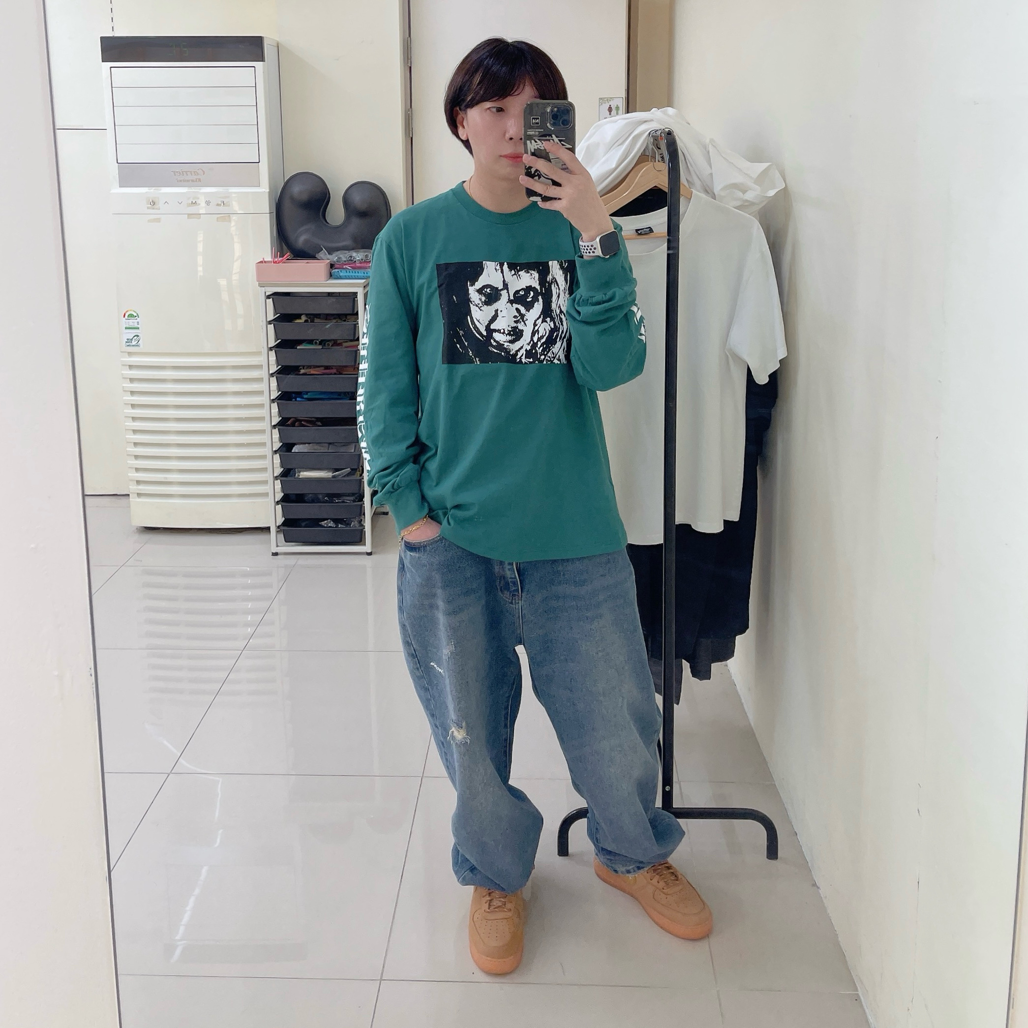 Supreme The Exorcist Mother L/S T-Shirt Light Pine - 25FW 착용 스타일