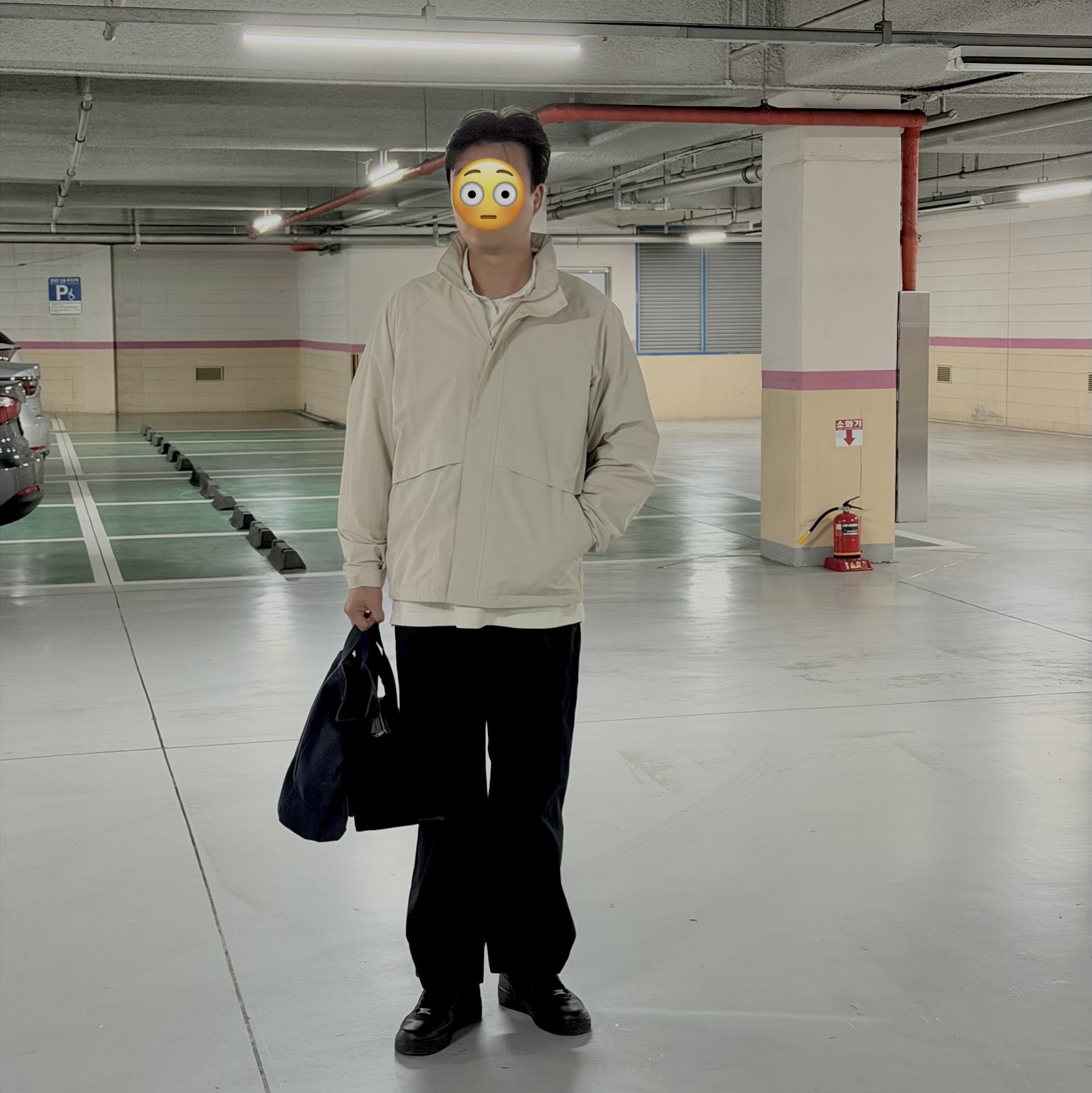 Nike Air Force 1 '07 Low Triple Black, Uniqlo x JW Anderson Tuck Wide Chino Pants Navy - KR 착용 스타일