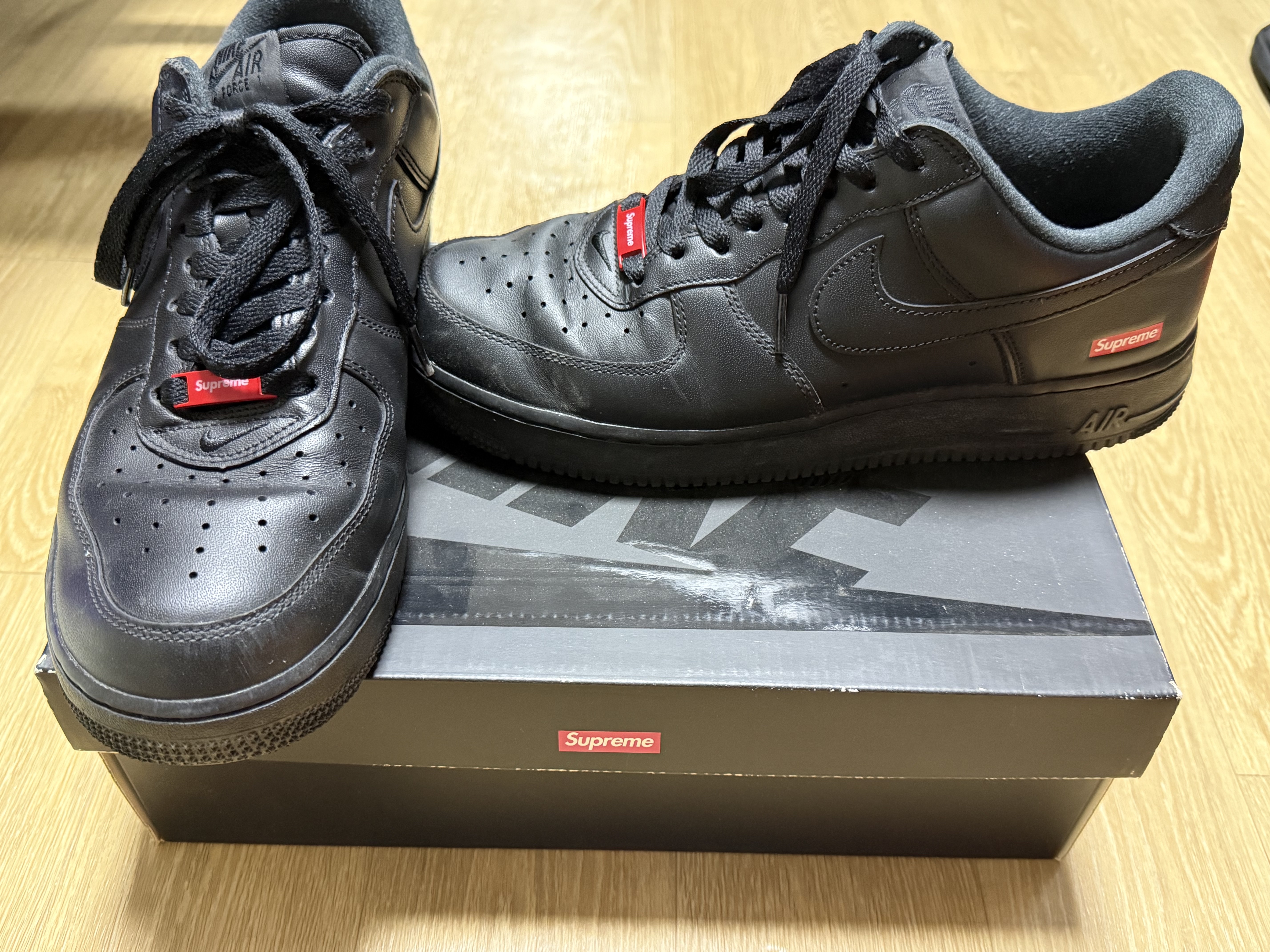 Nike x Supreme Air Force 1 Low Black 착용 스타일