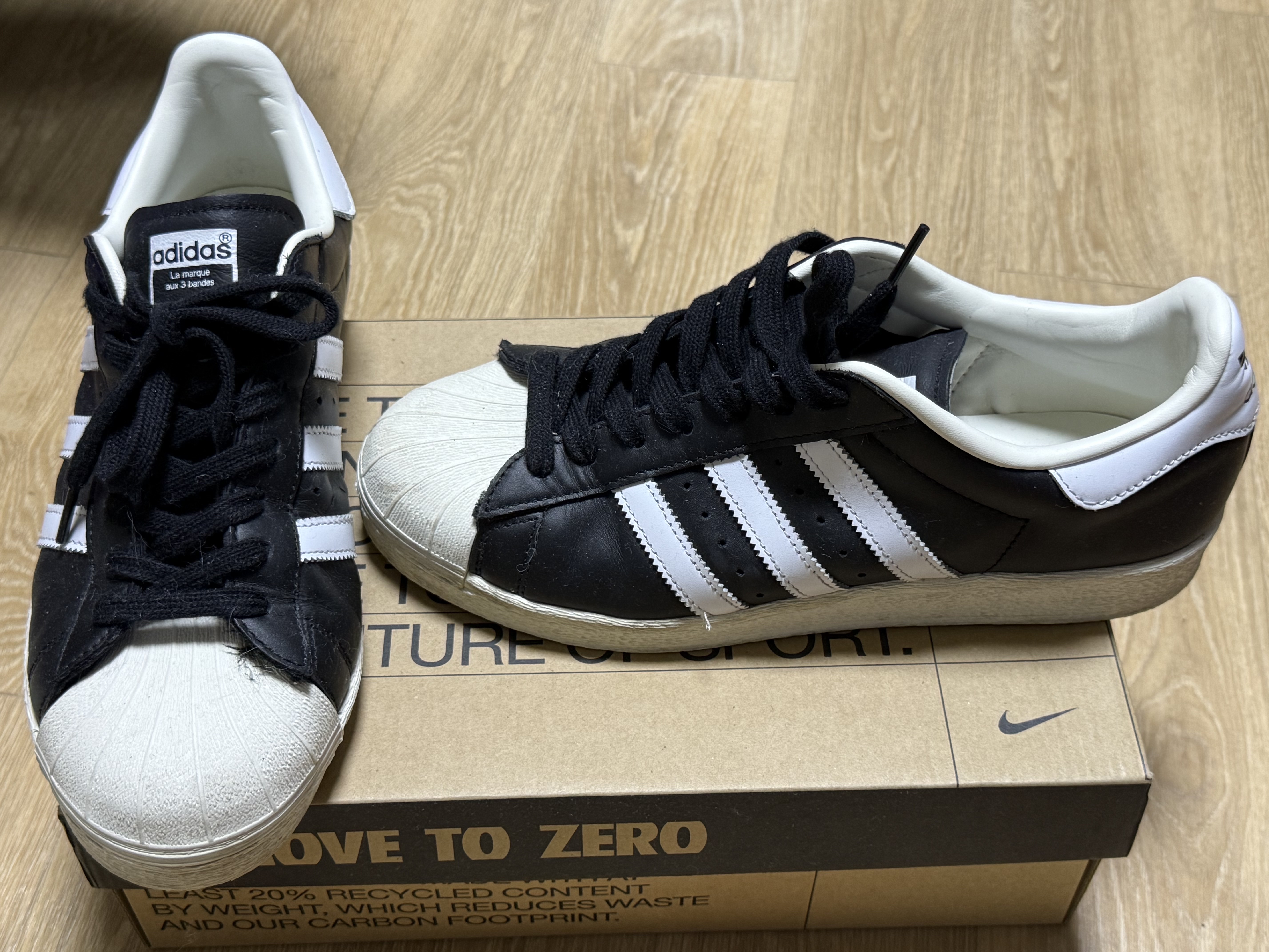 Adidas Superstar 82 FI Core Black 착용 스타일
