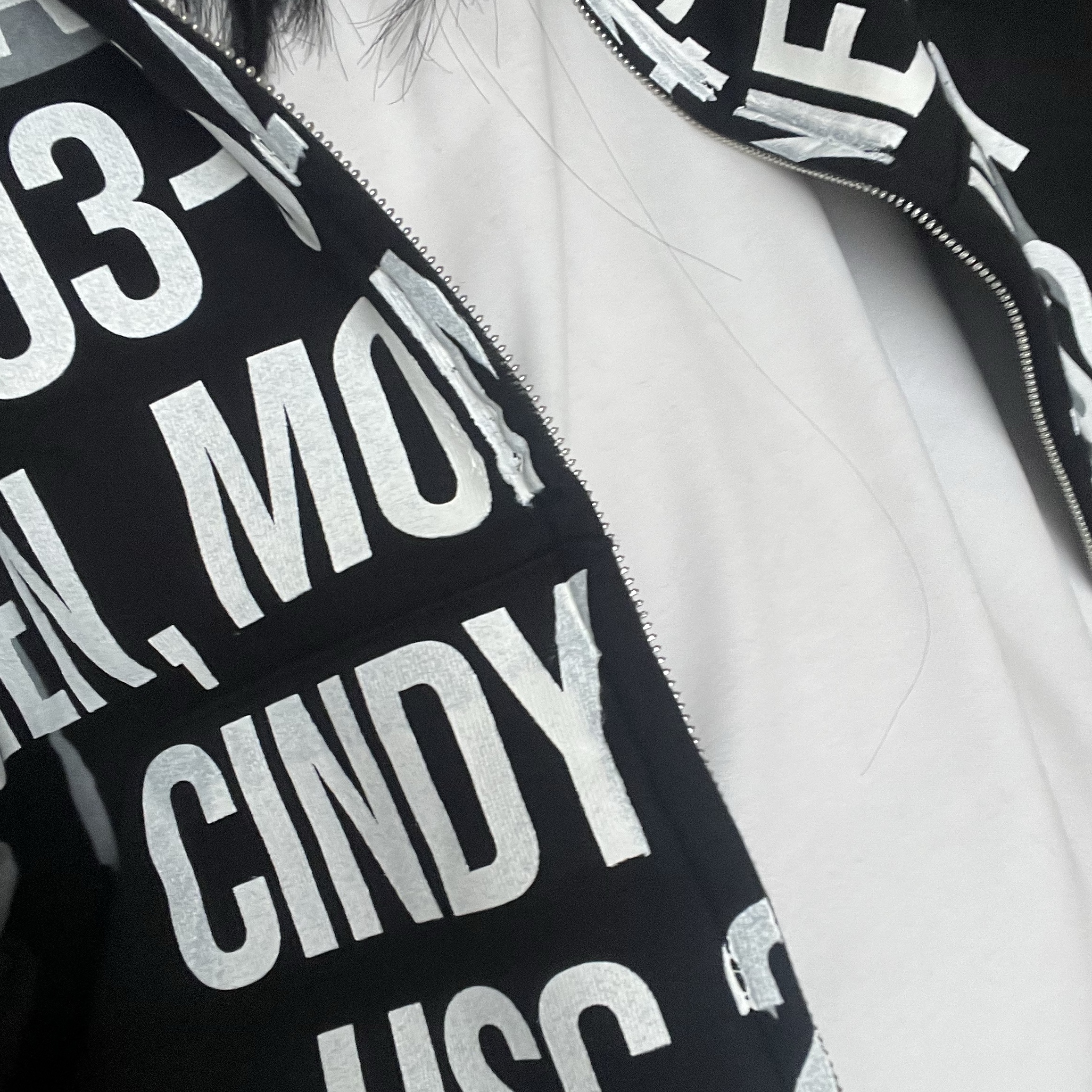 [트리플적립] PACOSPLY Tracy Zip Up Hoodie Black 착용 스타일 - 2