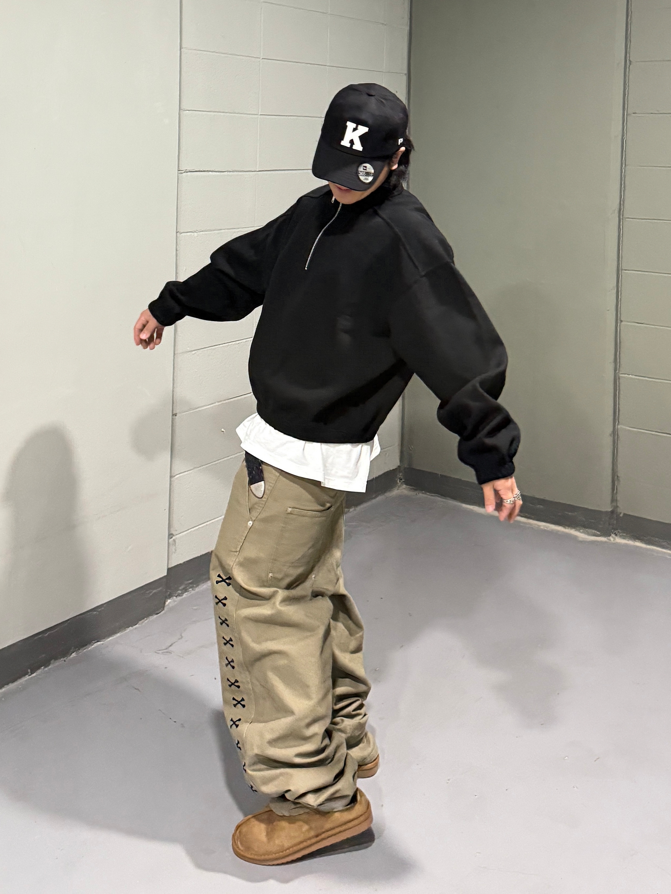 Aoiro The Death Of Chrome Work Pants Washed Olive, Kamien x KOIN SEOUL K Logo Ball Cap Black 착용 스타일 - 1