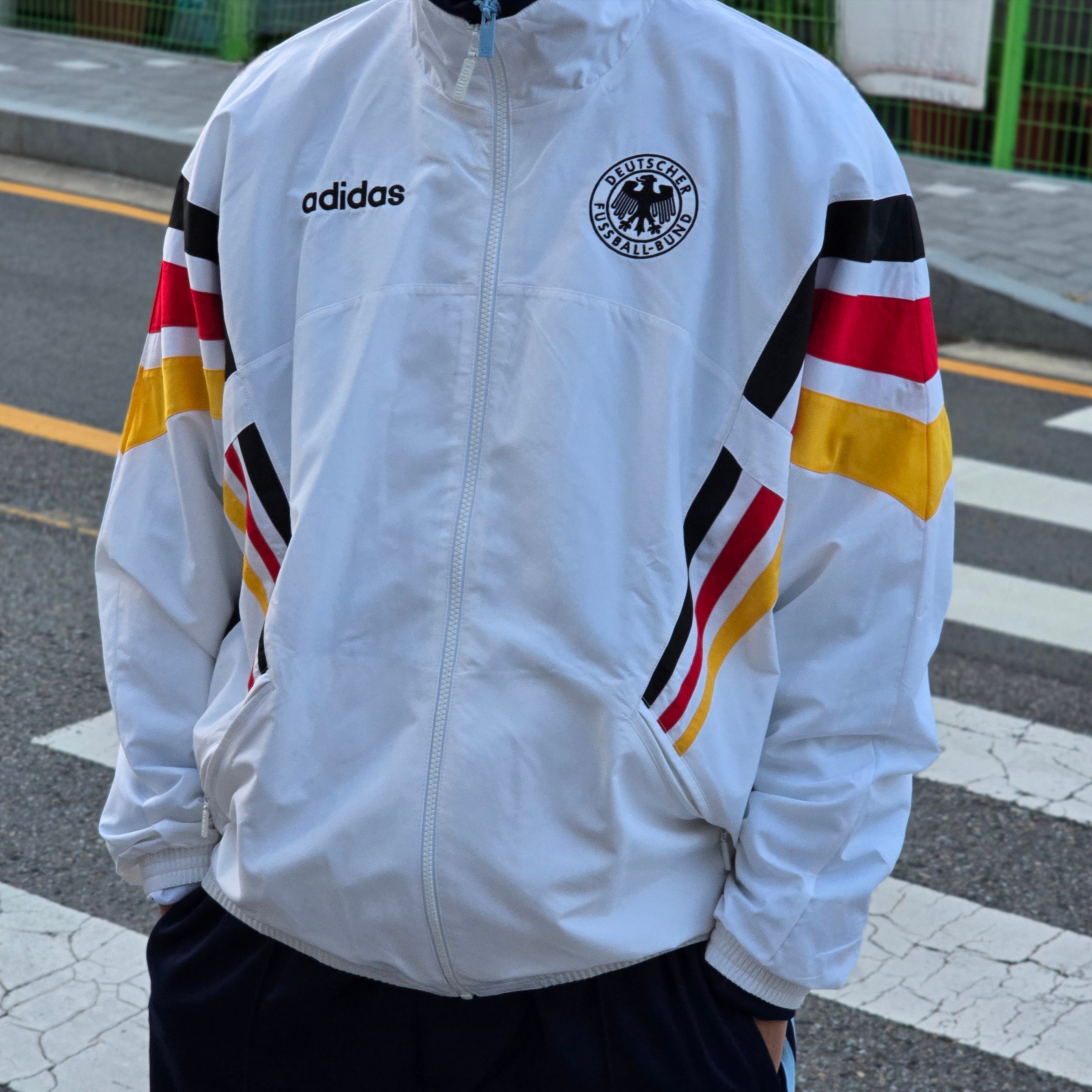 Adidas Germany 1996 Woven Track Jacket White - KR Sizing, Adidas Germany 1996 Woven Track Jacket White - US Sizing 착용 스타일 - 1