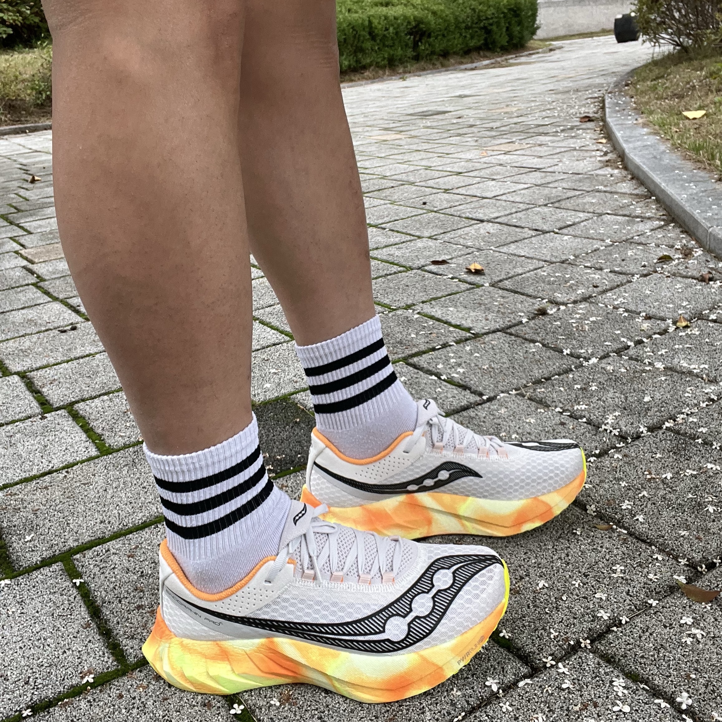 Saucony Endorphin Pro 4 Fog Peel 착용 스타일