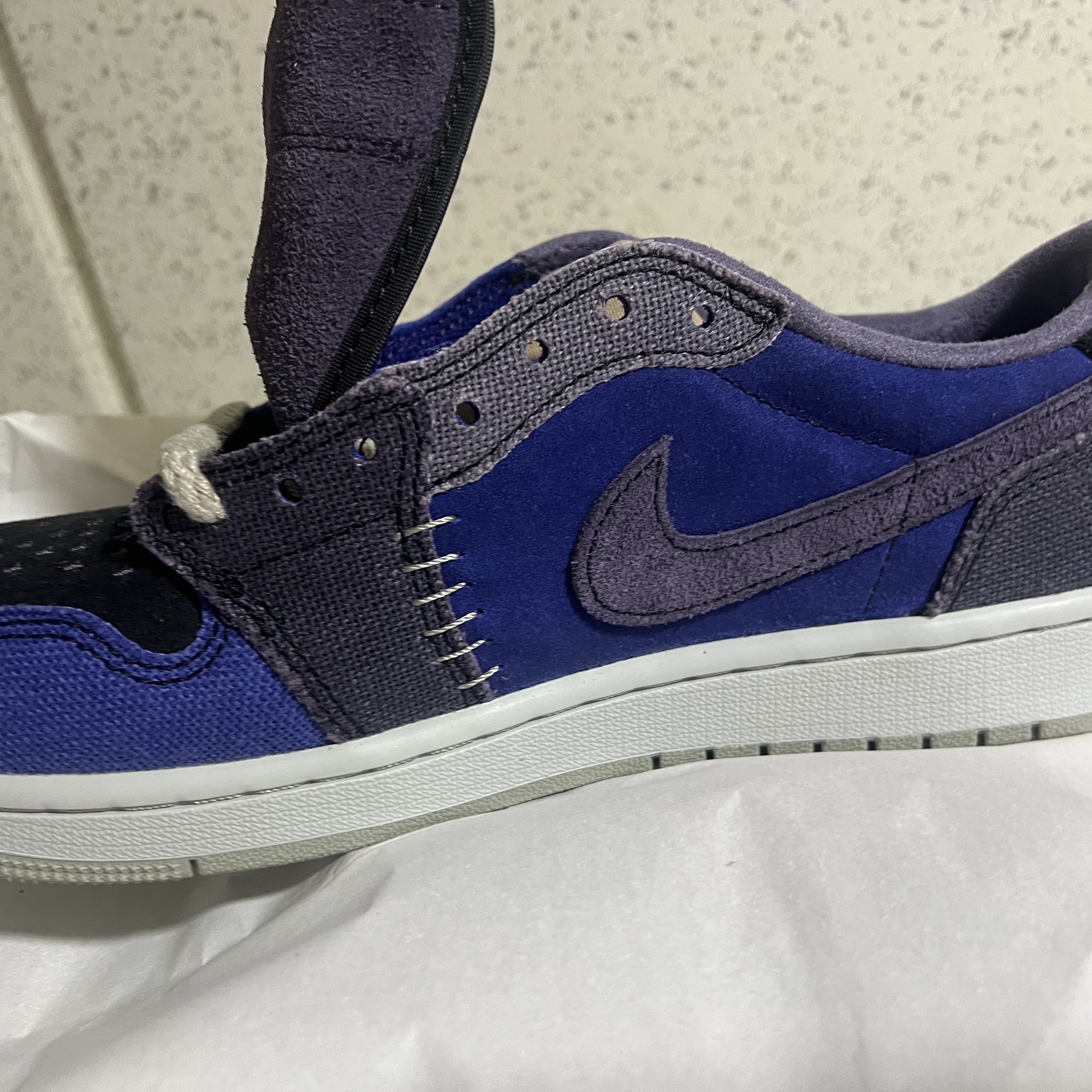 Jordan 1 x Zion Williamson Retro Low OG Regency Purple and Dark Raisin 착용 스타일 - 1
